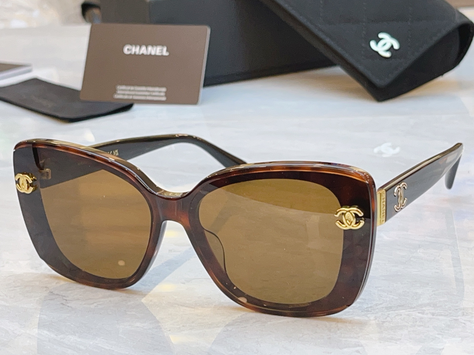 ，【CHANE*】香奈儿新款太阳镜，MODEL：CH1908Q，SIZE：55口19-143
