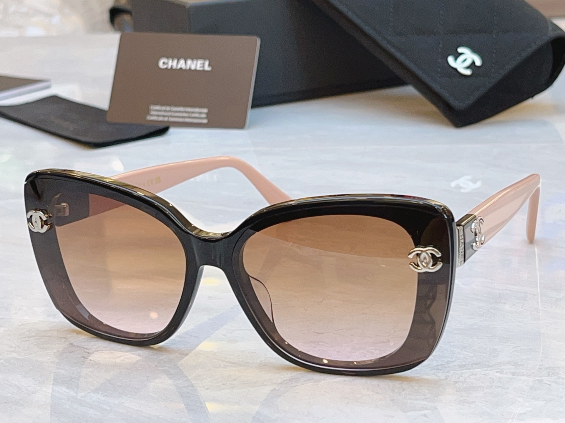 ，【CHANE*】香奈儿新款太阳镜，MODEL：CH1908Q，SIZE：55口19-143