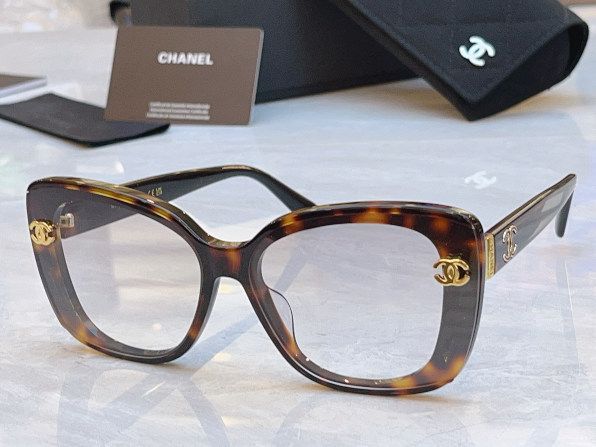 ，【CHANE*】香奈儿新款太阳镜，MODEL：CH1908Q，SIZE：55口19-143