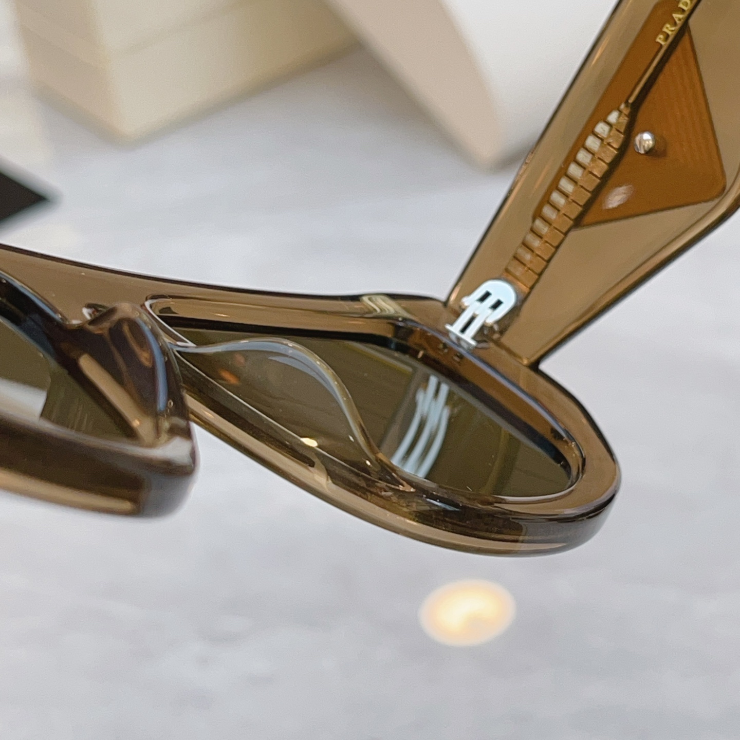 ，【PRAD*】普拉*达新款太阳镜🕶️，MODEL：PR 2199S，SIZE：54口19-145