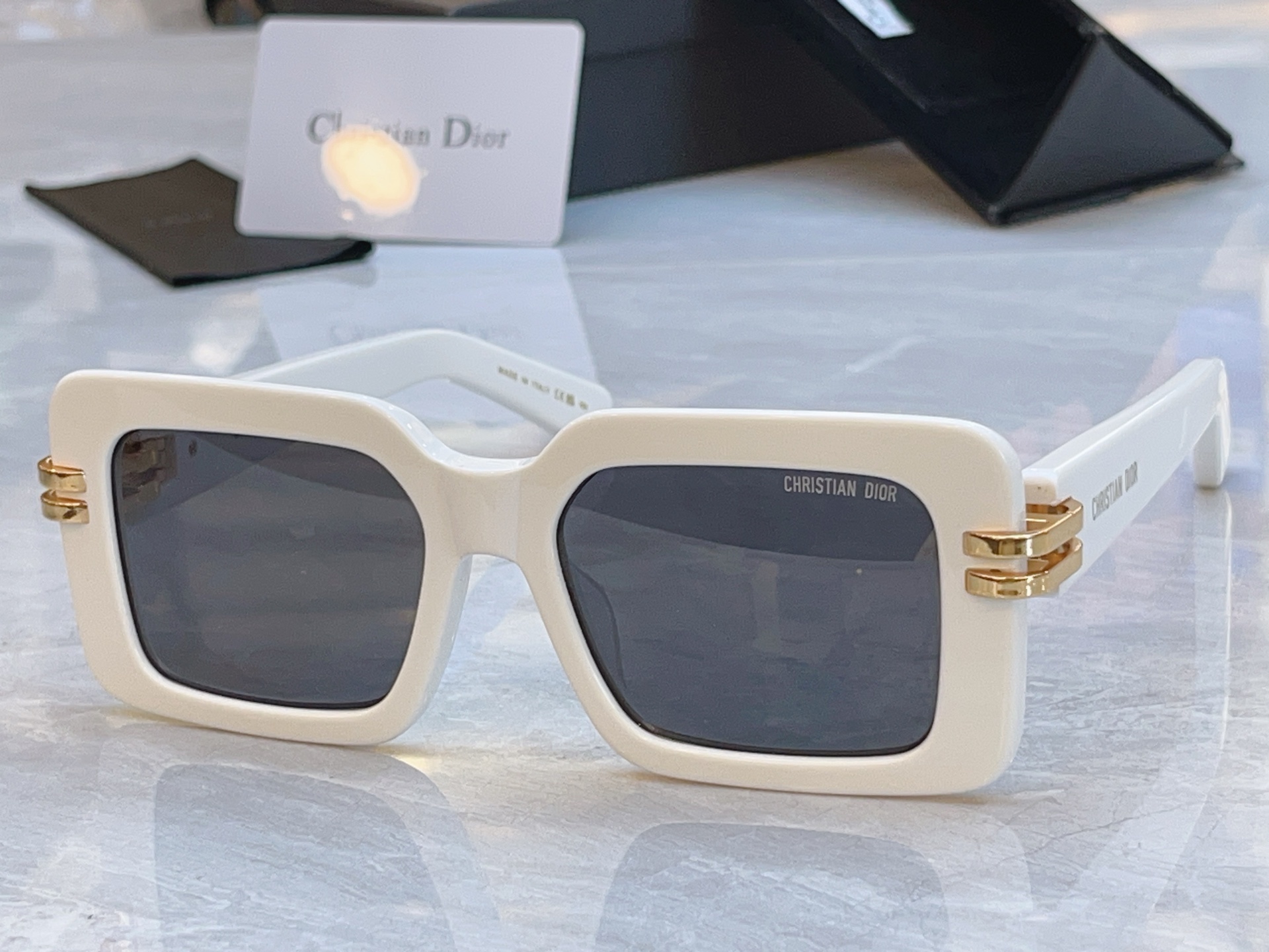，【DIO* 】迪*奥新款太阳镜，MODEL：DSGTA19UCR，SIZE：53口18-145