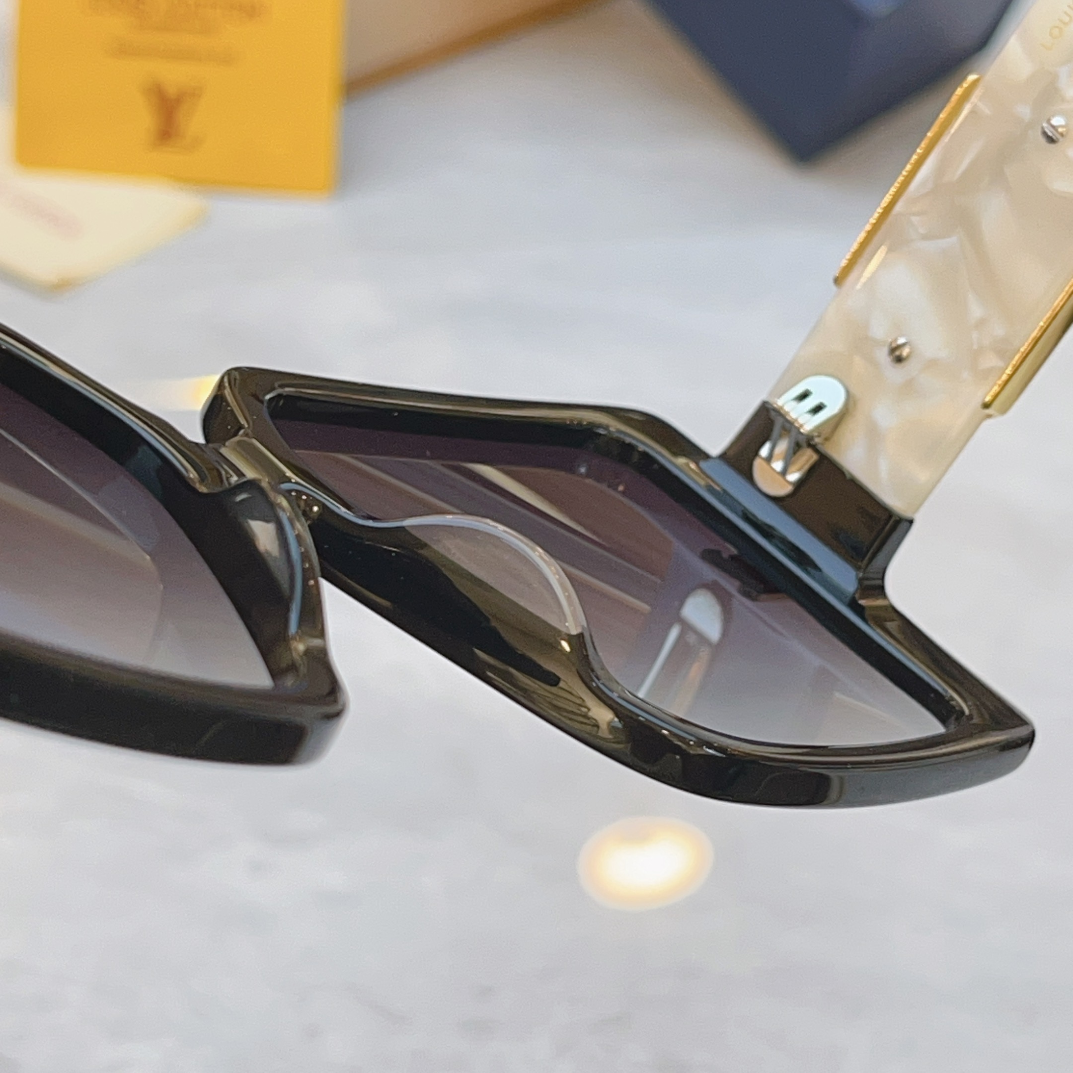 ，【LOUIS VUITTO*】路易*威登新款太阳镜，MODEL：Z7021E，SIZE：67口14-1