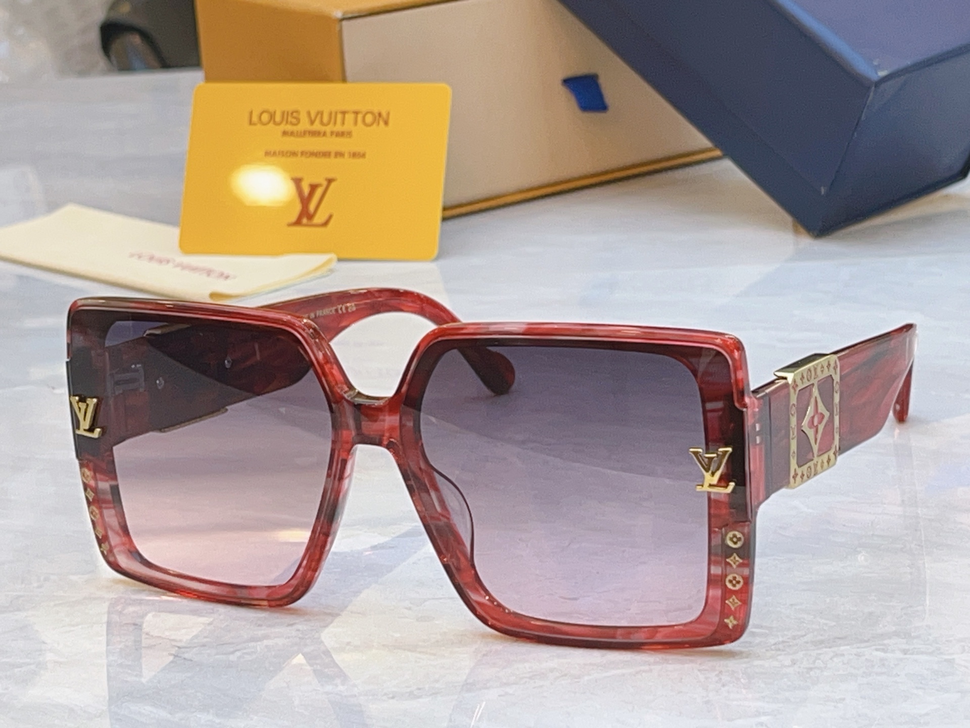 ，【LOUIS VUITTO*】路易*威登新款太阳镜，MODEL：Z7021E，SIZE：67口14-1