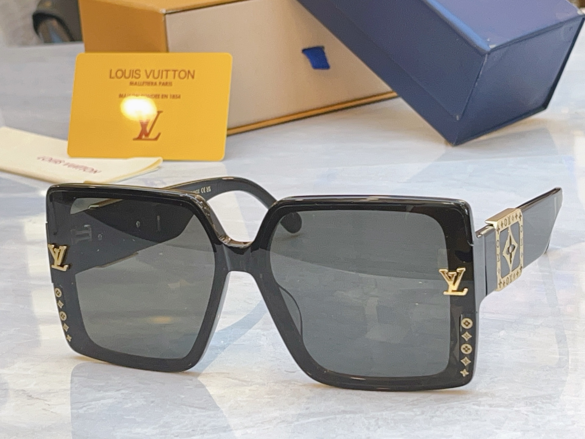 ，【LOUIS VUITTO*】路易*威登新款太阳镜，MODEL：Z7021E，SIZE：67口14-1