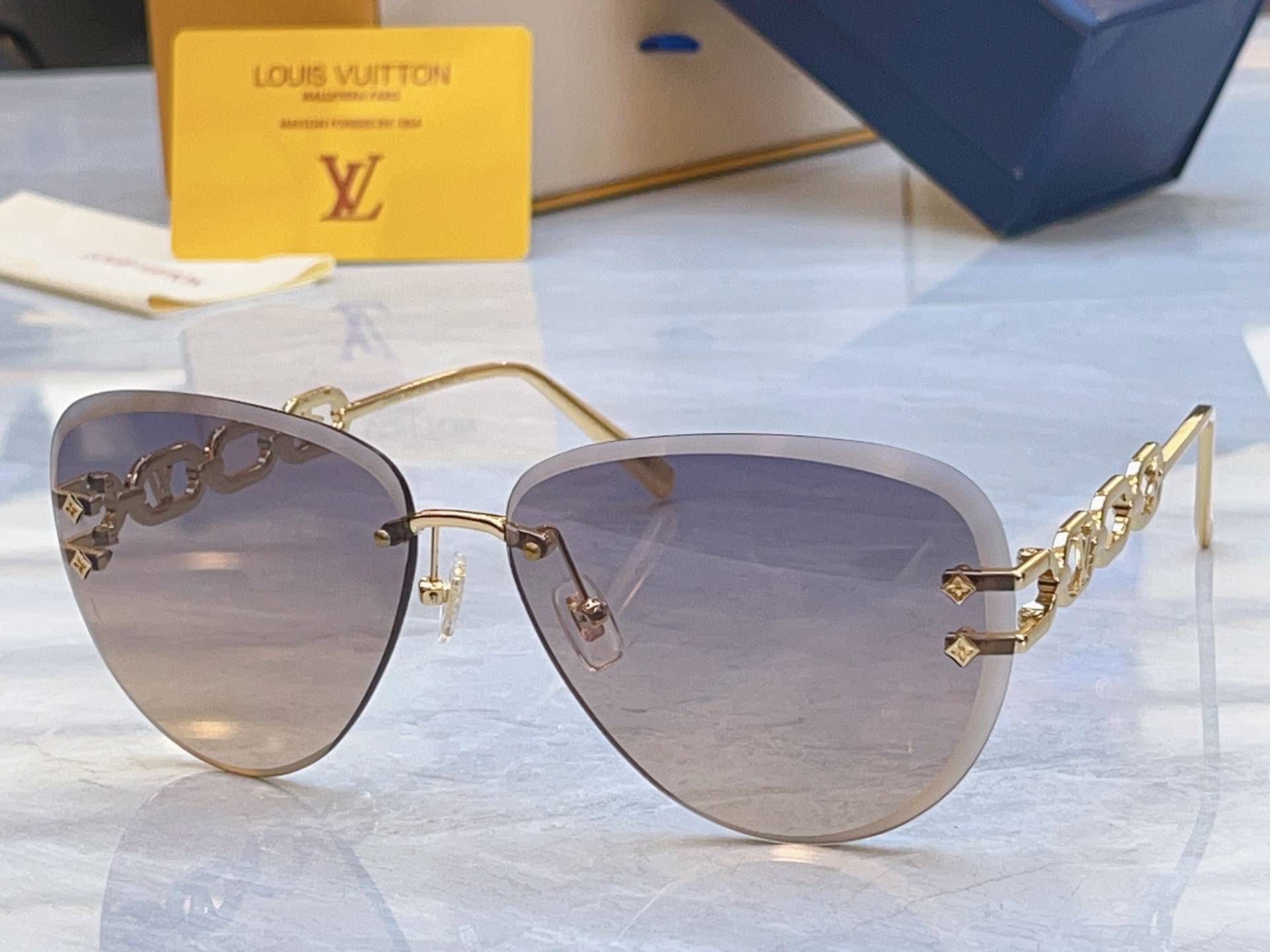 ，【LOUIS VUITTO*】路易*威登新款太阳镜，MODEL：Z1854U，SIZE：64口11-1