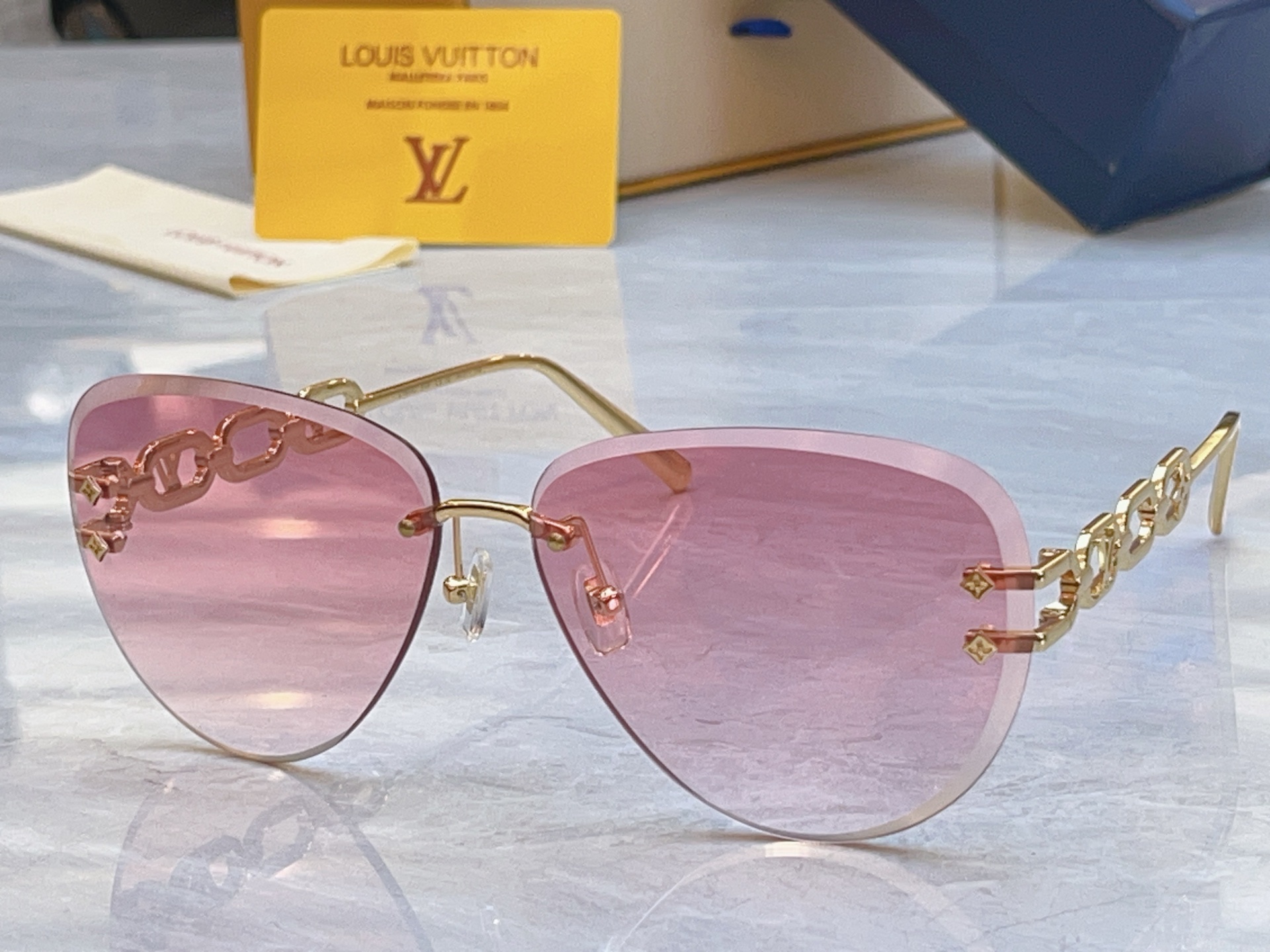 ，【LOUIS VUITTO*】路易*威登新款太阳镜，MODEL：Z1854U，SIZE：64口11-1