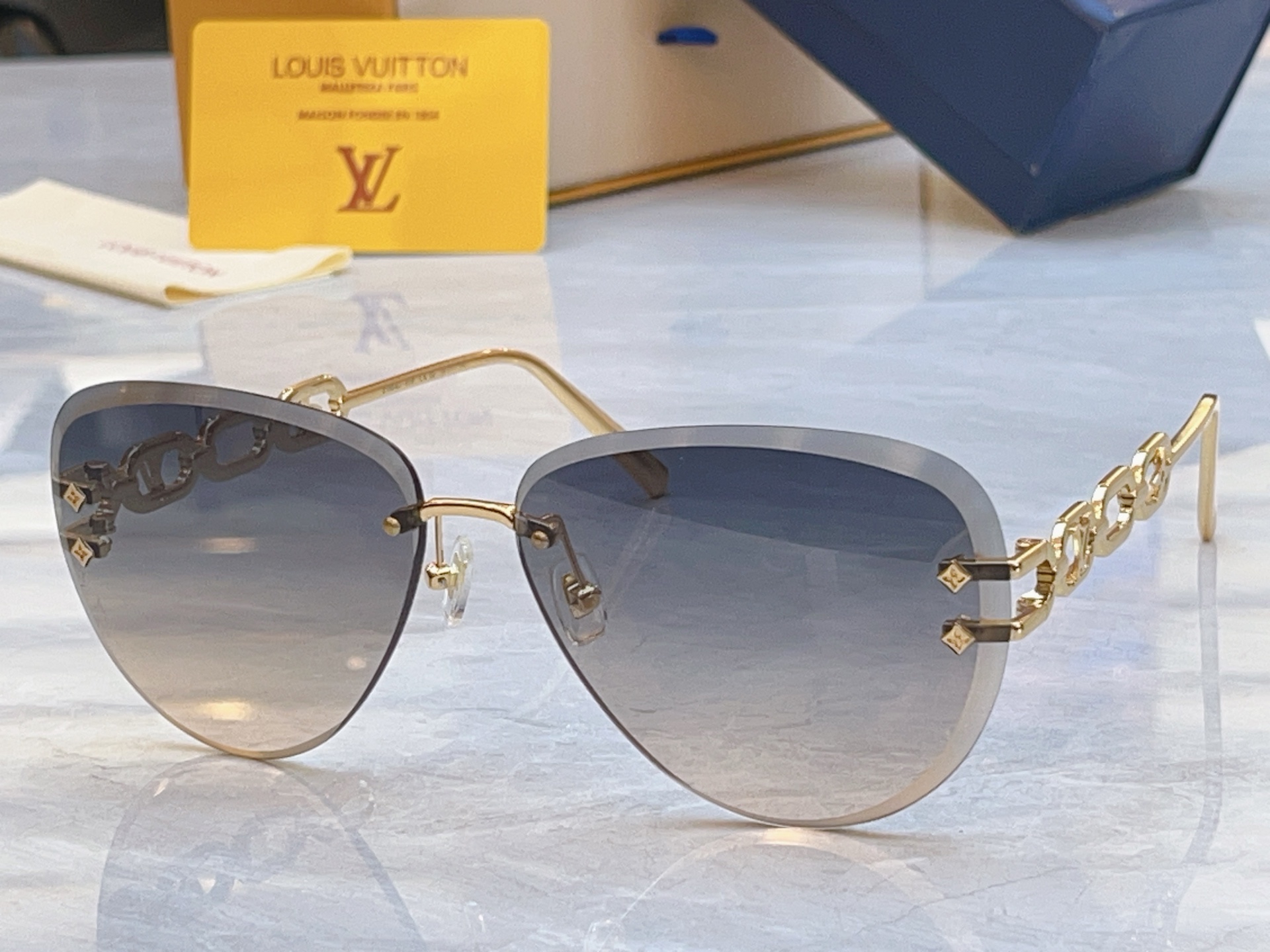，【LOUIS VUITTO*】路易*威登新款太阳镜，MODEL：Z1854U，SIZE：64口11-1