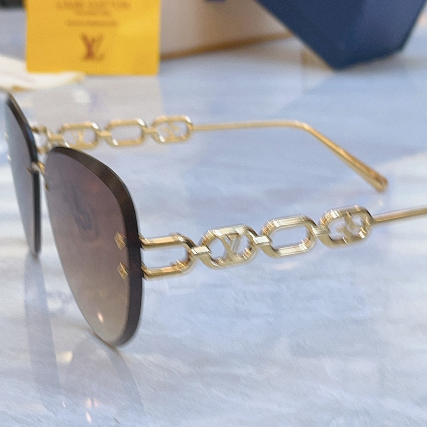 ，【LOUIS VUITTO*】路易*威登新款太阳镜，MODEL：Z1854U，SIZE：64口11-1