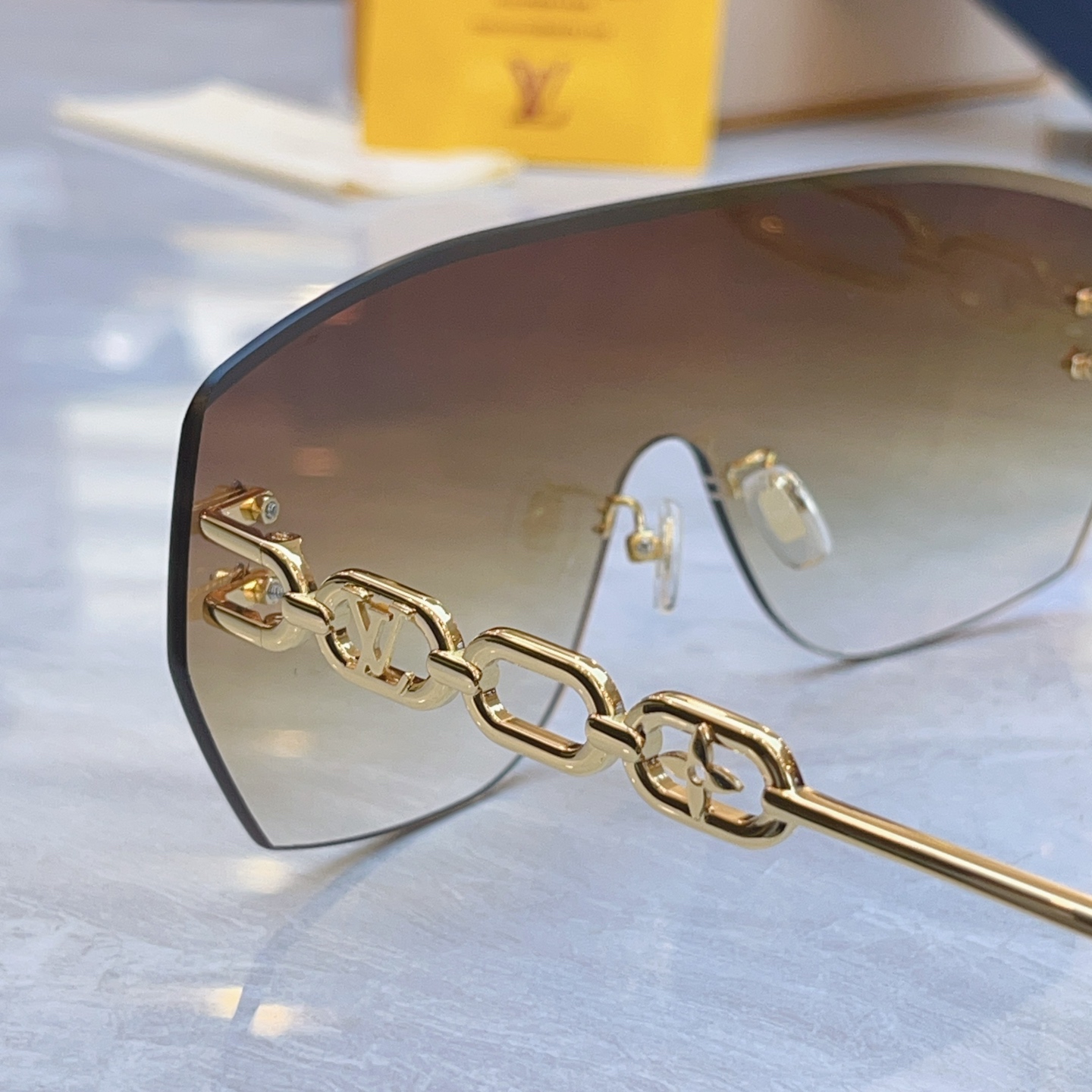 ，【LOUIS VUITTO*】路易*威登新款太阳镜，MODEL：Z3108U，SIZE：63口16-1
