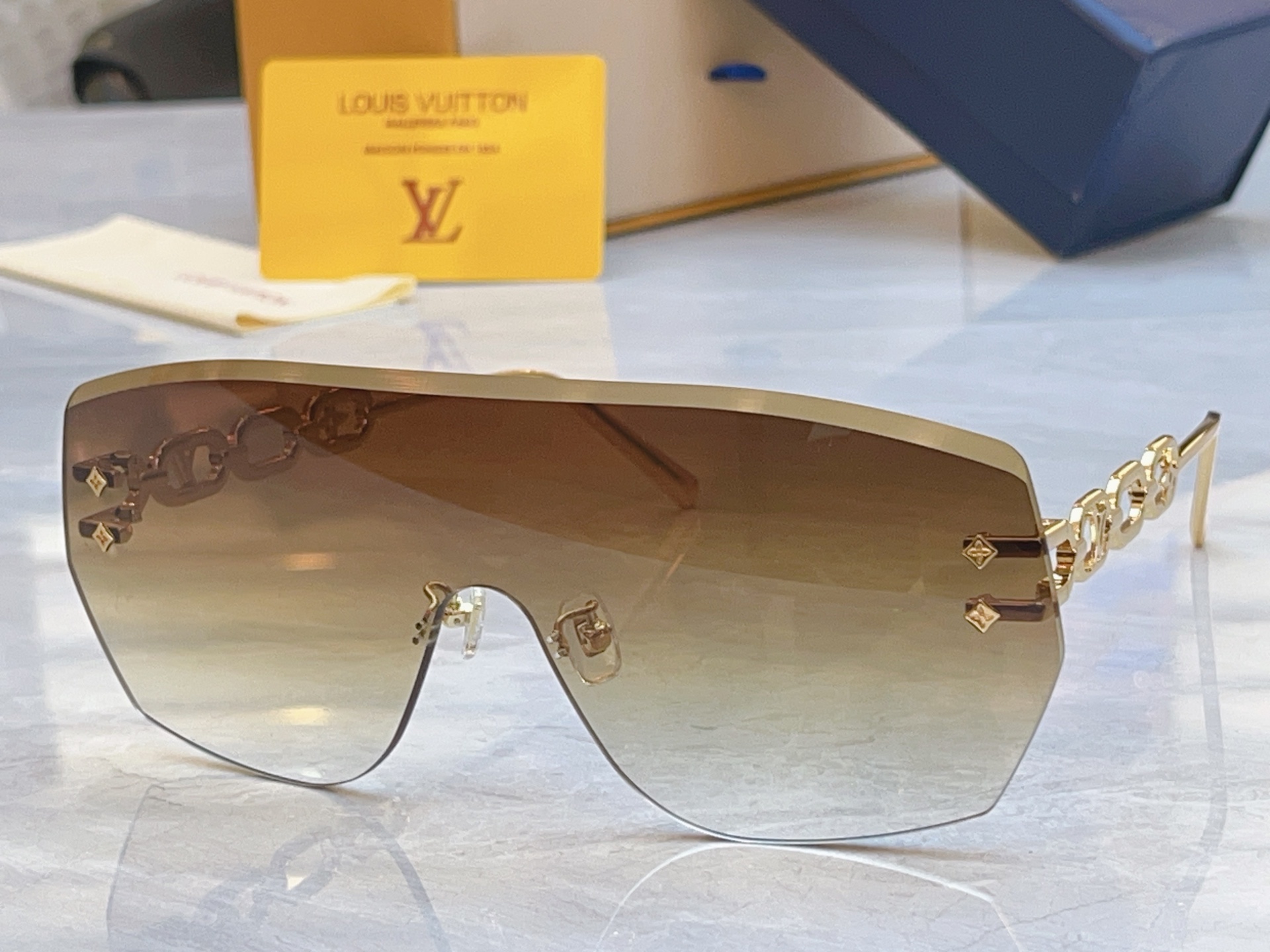 ，【LOUIS VUITTO*】路易*威登新款太阳镜，MODEL：Z3108U，SIZE：63口16-1