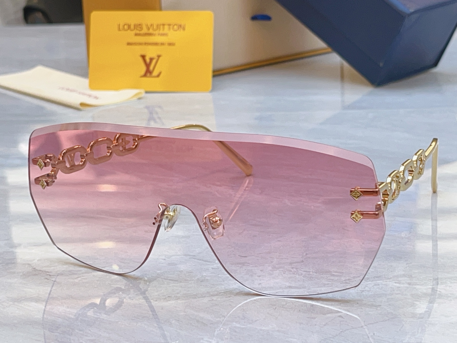 ，【LOUIS VUITTO*】路易*威登新款太阳镜，MODEL：Z3108U，SIZE：63口16-1