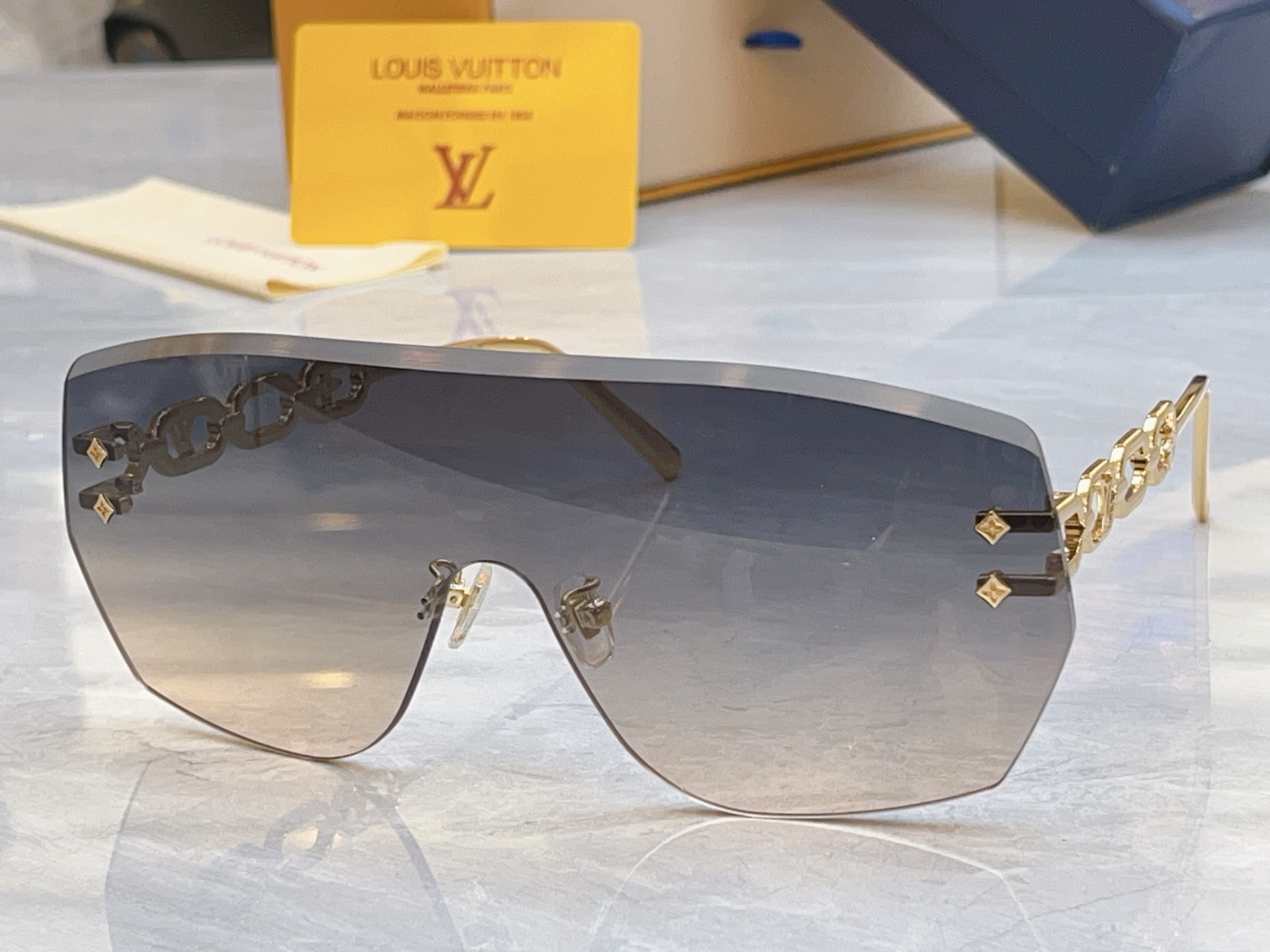 ，【LOUIS VUITTO*】路易*威登新款太阳镜，MODEL：Z3108U，SIZE：63口16-1