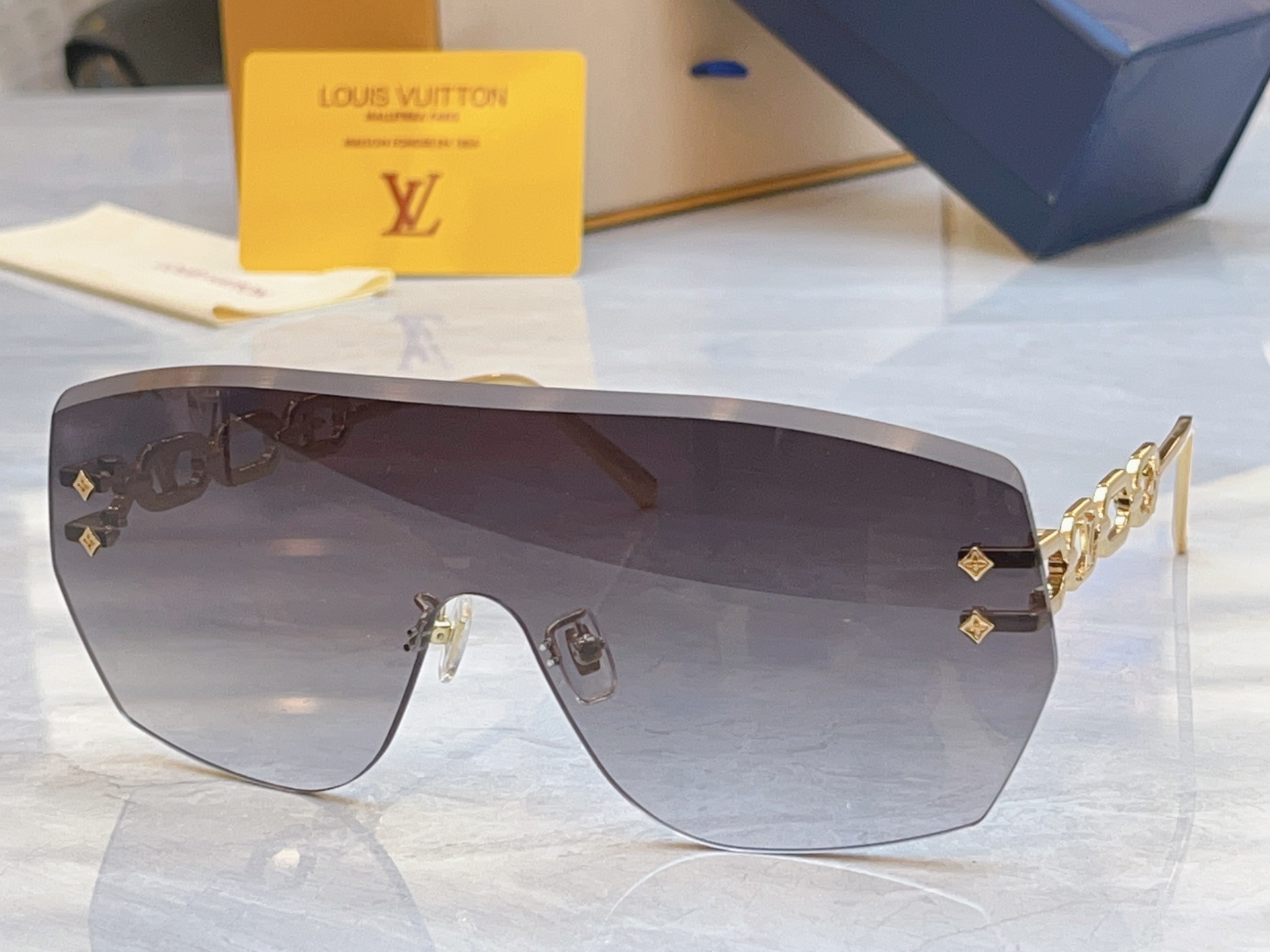 ，【LOUIS VUITTO*】路易*威登新款太阳镜，MODEL：Z3108U，SIZE：63口16-1
