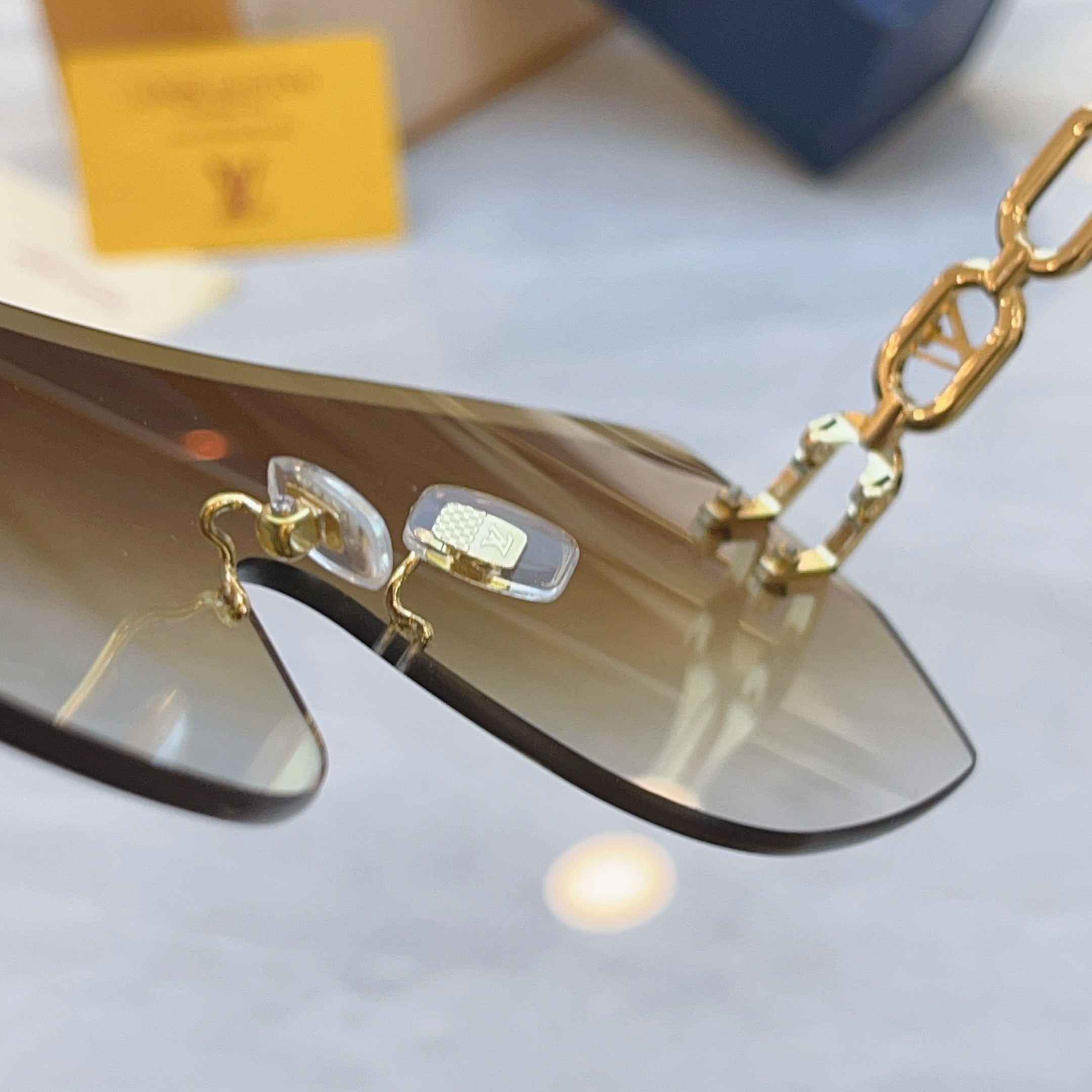 ，【LOUIS VUITTO*】路易*威登新款太阳镜，MODEL：Z3108U，SIZE：63口16-1