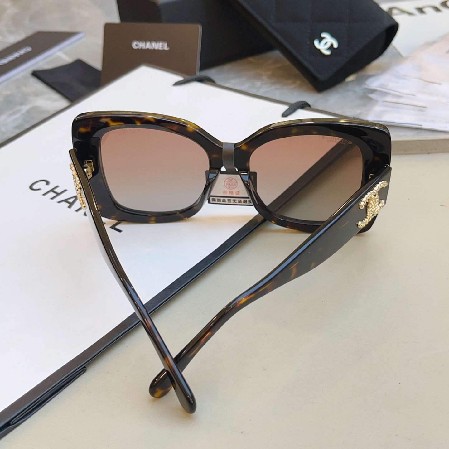 ，【CHANE*】香奈儿新款太阳镜 高品质✨，MODEL：5555-A，SIZE：53口18-140