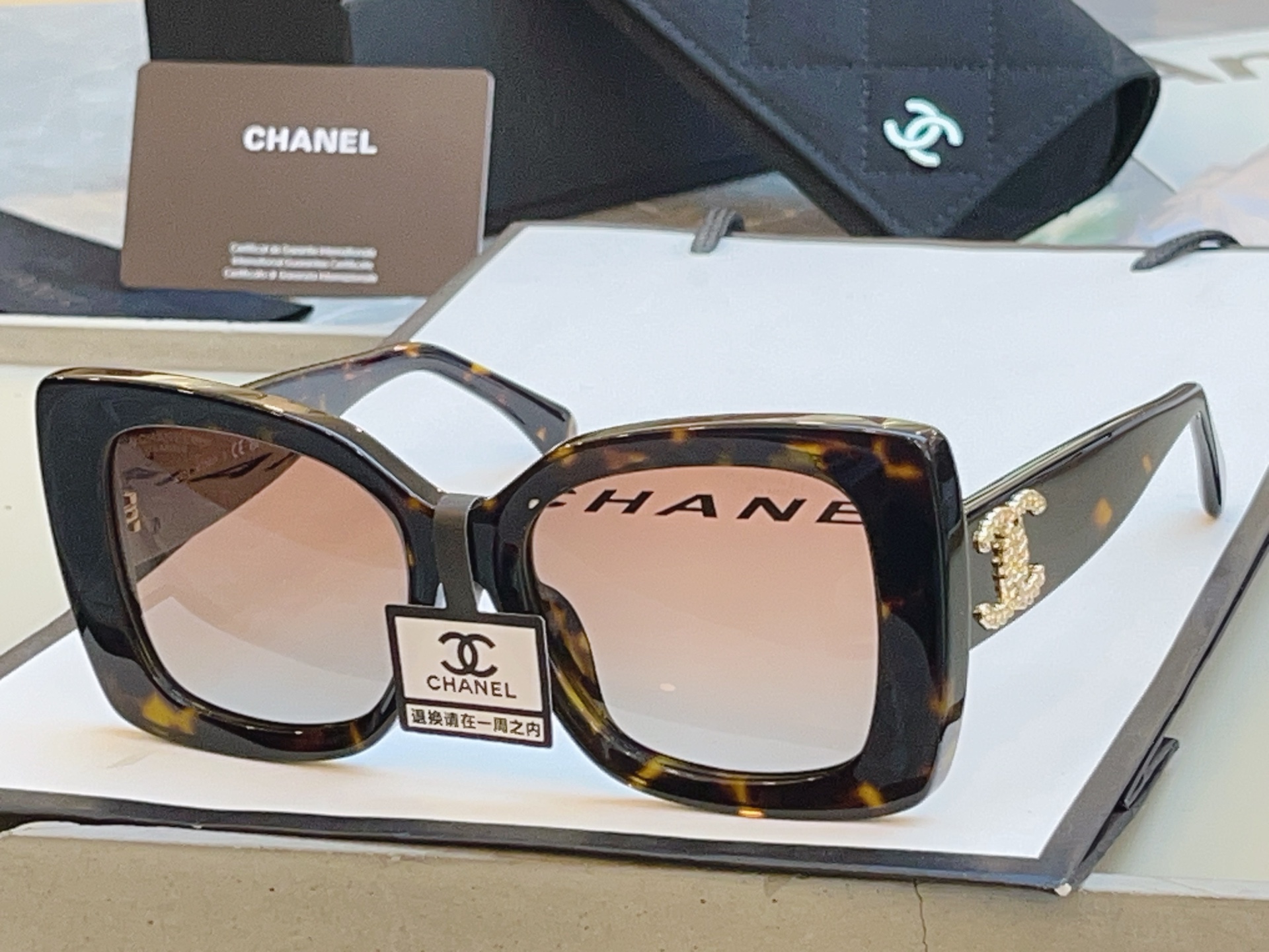 ，【CHANE*】香奈儿新款太阳镜 高品质✨，MODEL：5555-A，SIZE：53口18-140