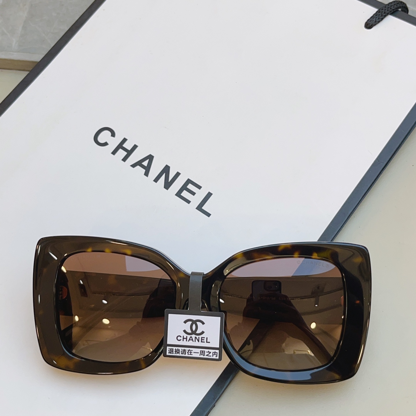，【CHANE*】香奈儿新款太阳镜 高品质✨，MODEL：5555-A，SIZE：53口18-140