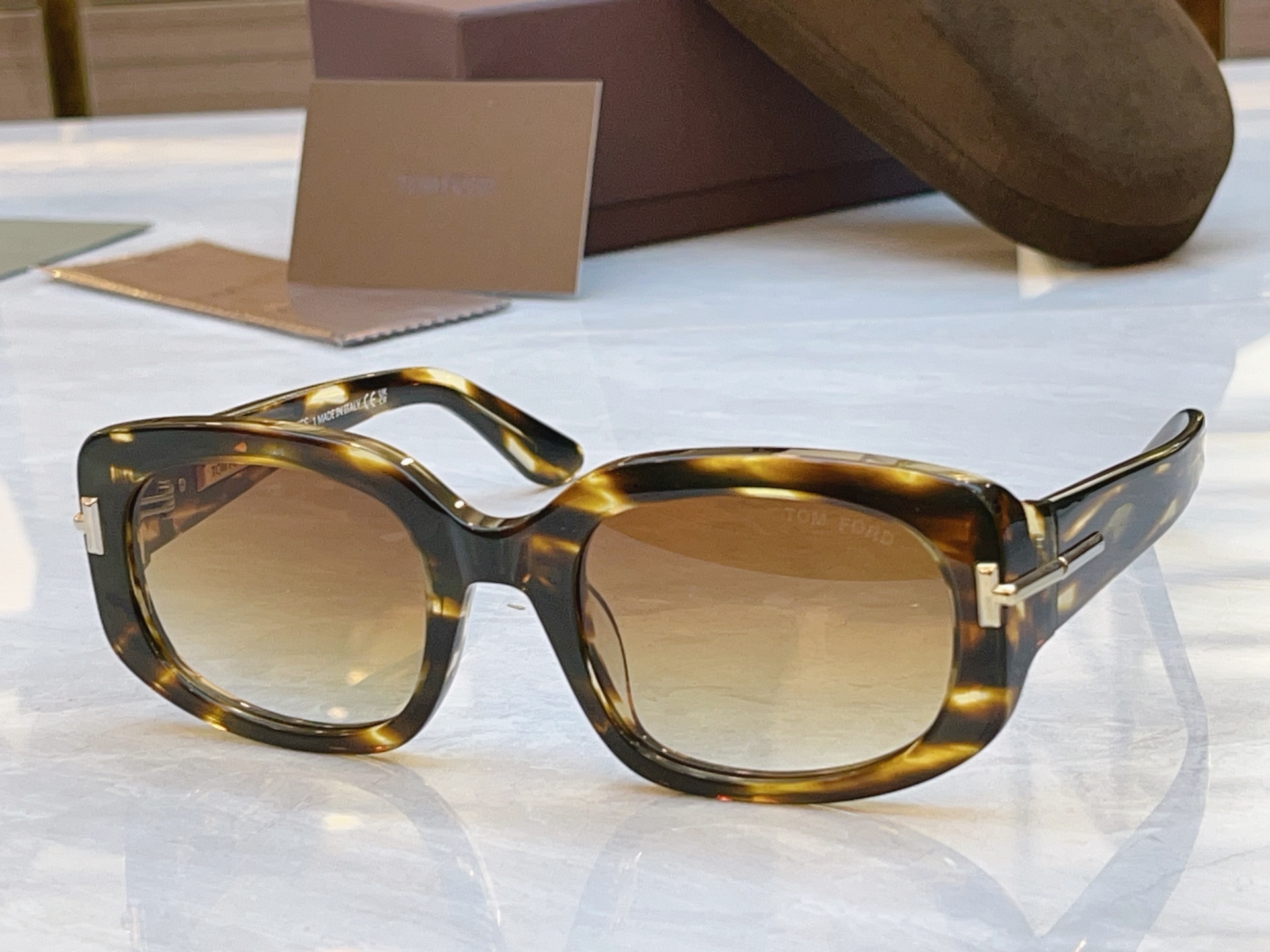 ，【TOM FOR*】汤姆*福特新款太阳镜，MODEL：TF1253，SIZE：54口22-140