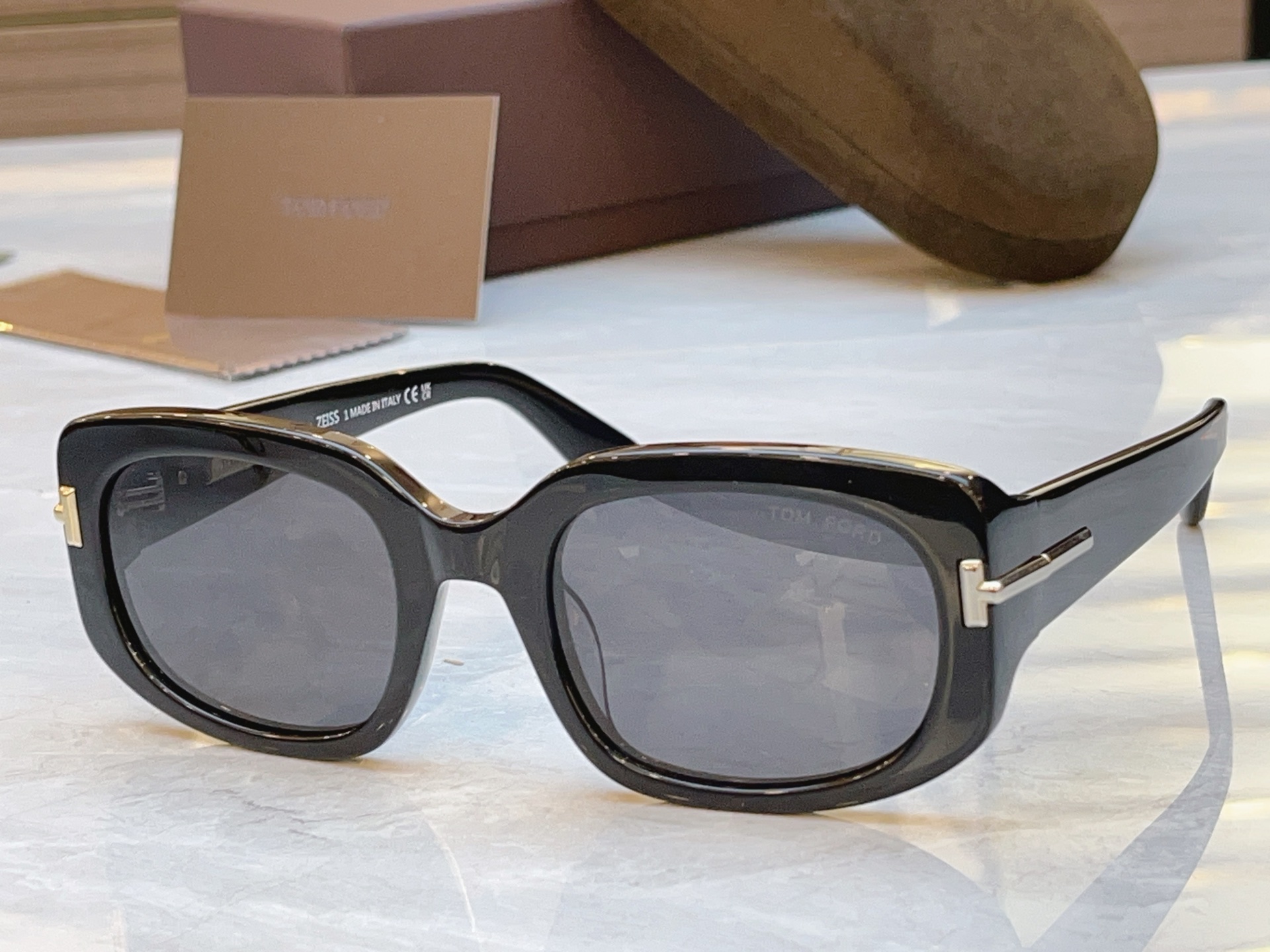 ，【TOM FOR*】汤姆*福特新款太阳镜，MODEL：TF1253，SIZE：54口22-140