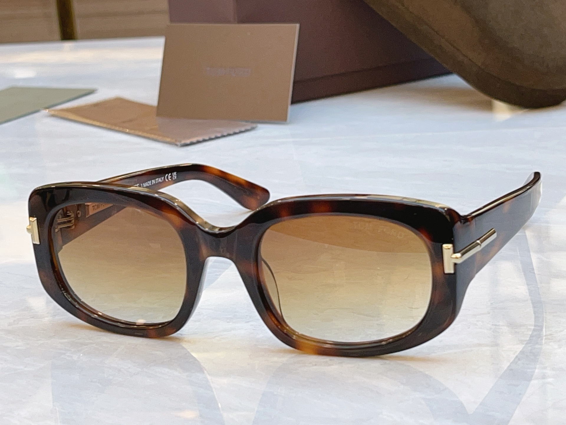 ，【TOM FOR*】汤姆*福特新款太阳镜，MODEL：TF1253，SIZE：54口22-140