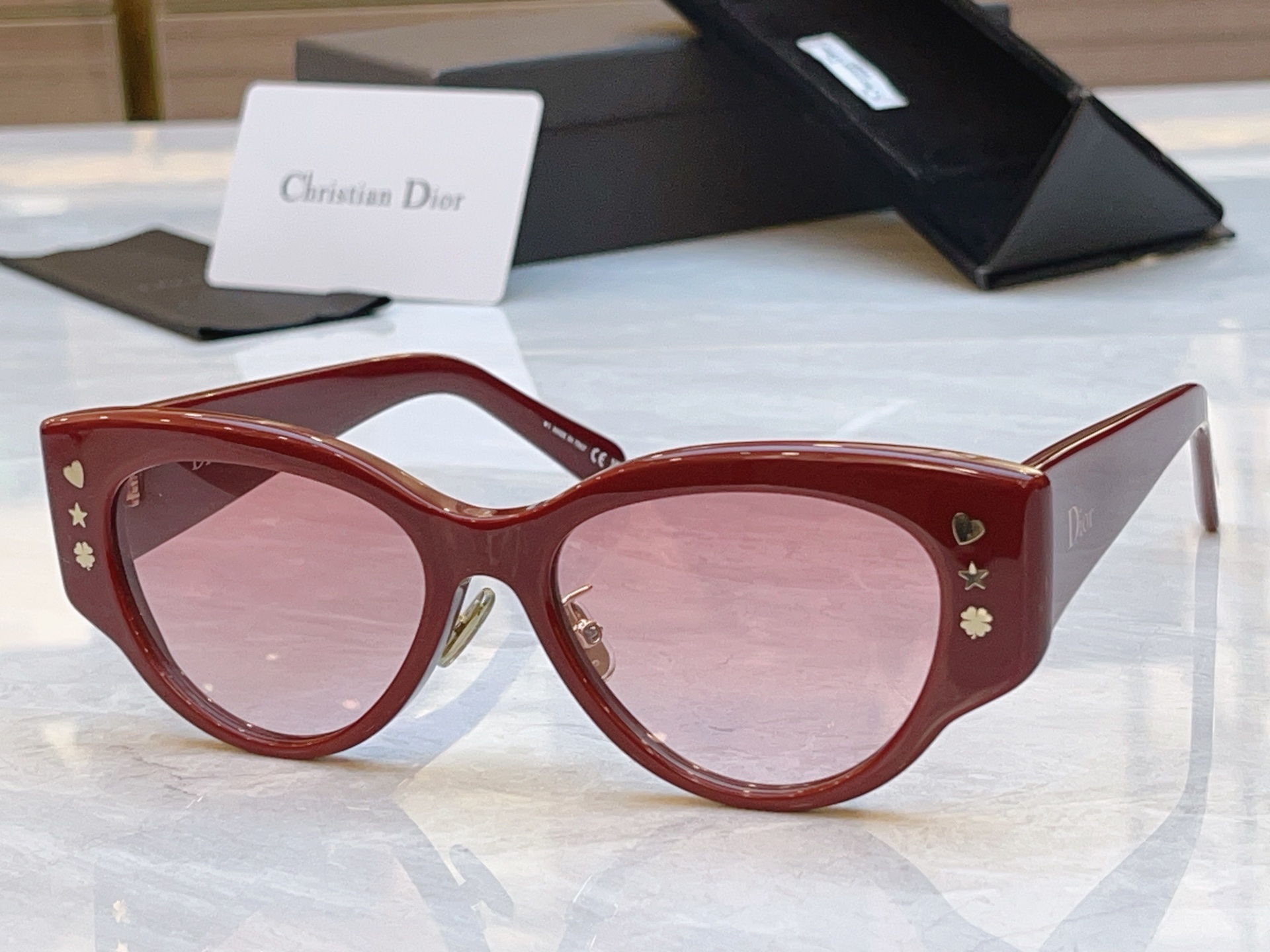 ，【DIO* 】迪*奥新款太阳镜，MODEL：Dior LuckyCharms B1F，SIZE：53口