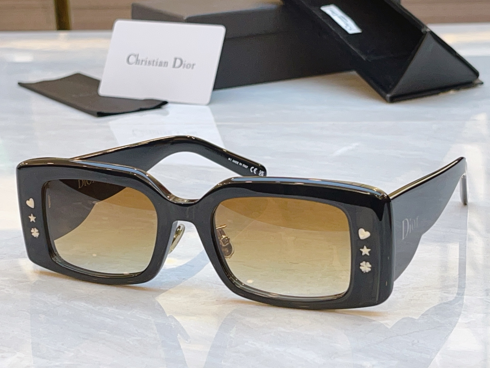 ，【DIO* 】迪*奥新款太阳镜，MODEL：Dior LuckyCharms S1F，SIZE：52口
