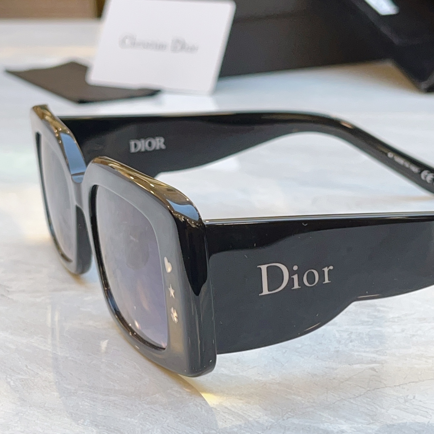 ，【DIO* 】迪*奥新款太阳镜，MODEL：Dior LuckyCharms S1F，SIZE：52口
