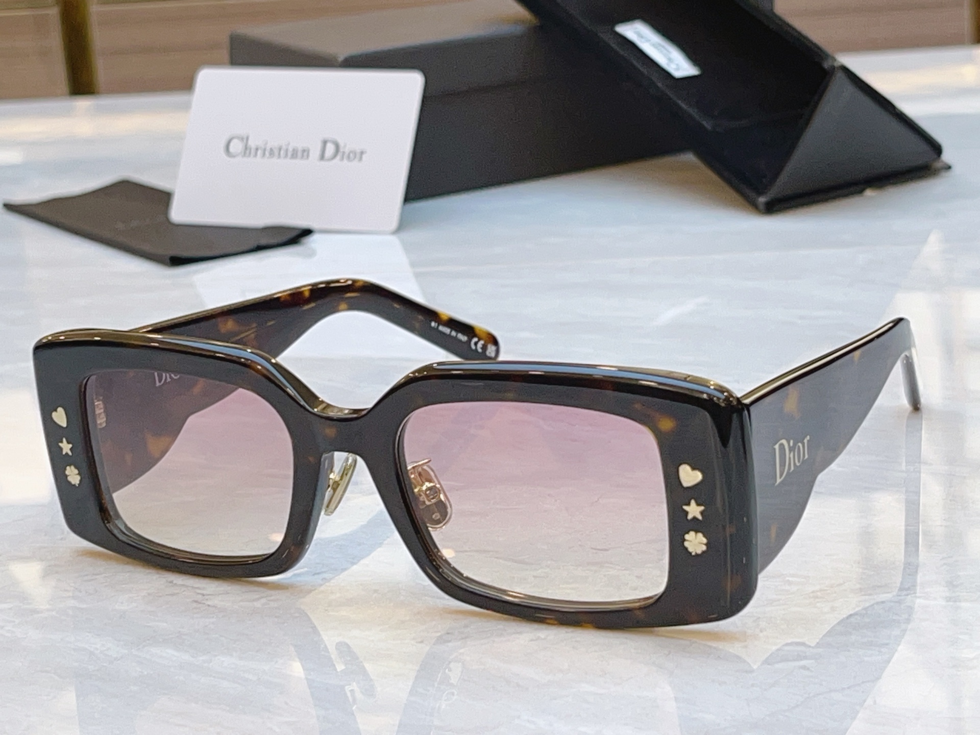，【DIO* 】迪*奥新款太阳镜，MODEL：Dior LuckyCharms S1F，SIZE：52口