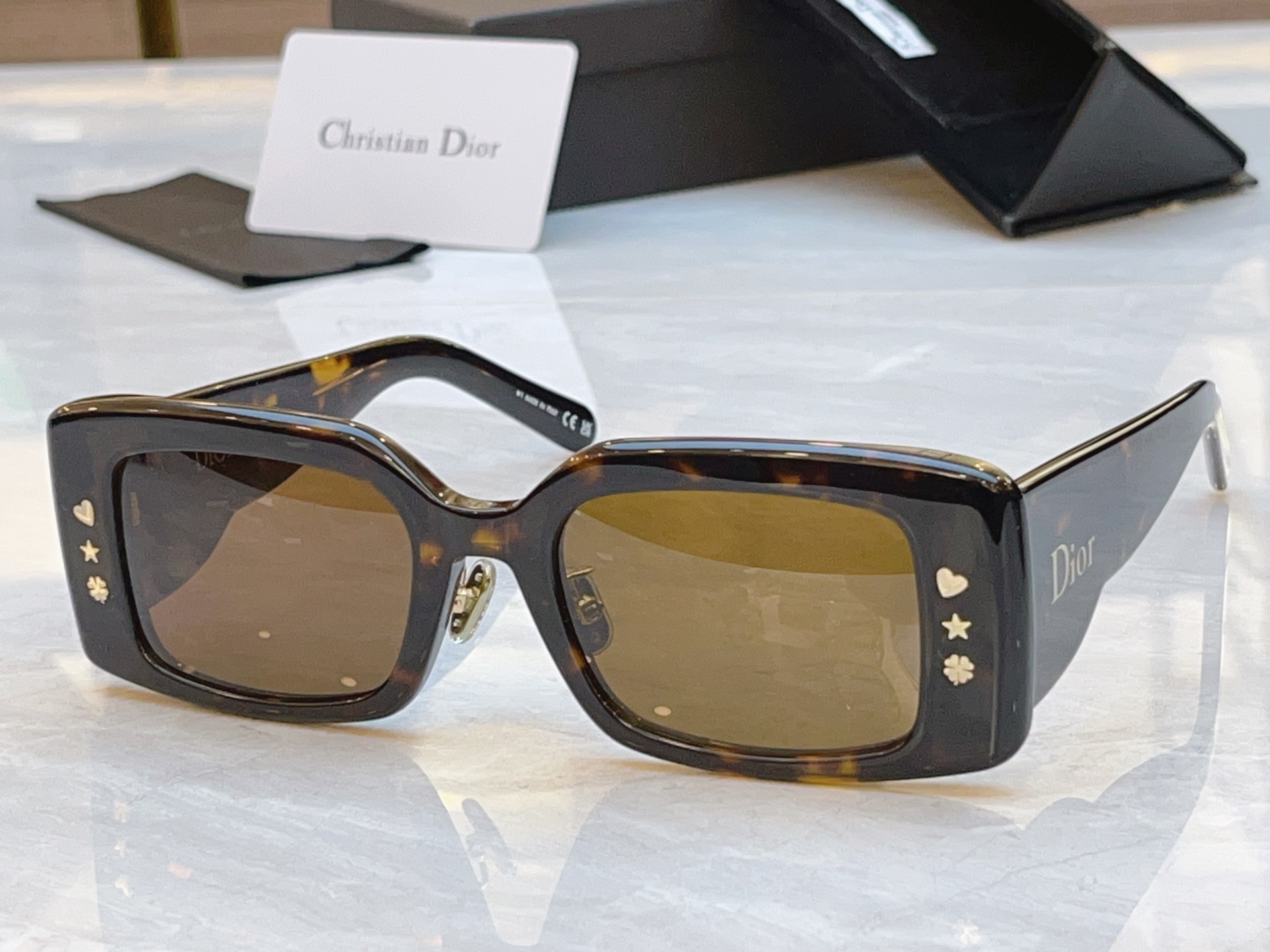 ，【DIO* 】迪*奥新款太阳镜，MODEL：Dior LuckyCharms S1F，SIZE：52口