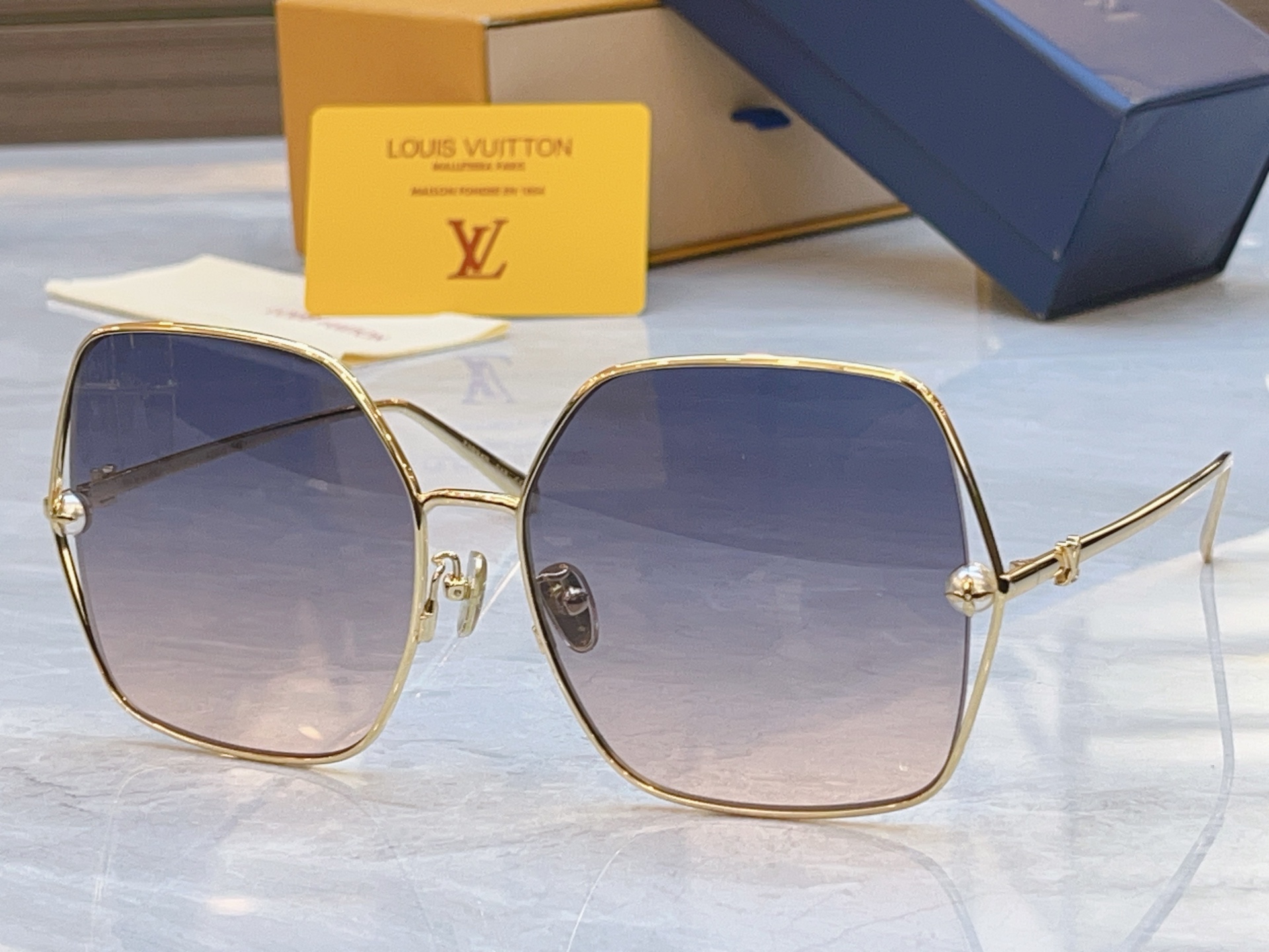 ，【LOUIS VUITTO*】路易*威登新款太阳镜，MODEL：Z2994U，SIZE：62口16-1