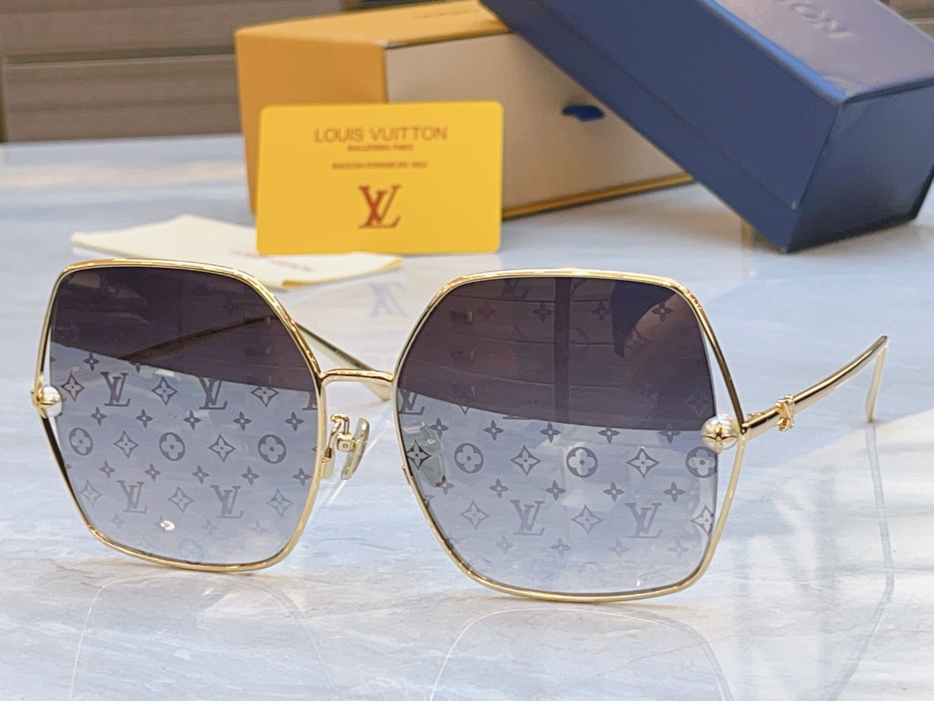 ，【LOUIS VUITTO*】路易*威登新款太阳镜，MODEL：Z2994U，SIZE：62口16-1