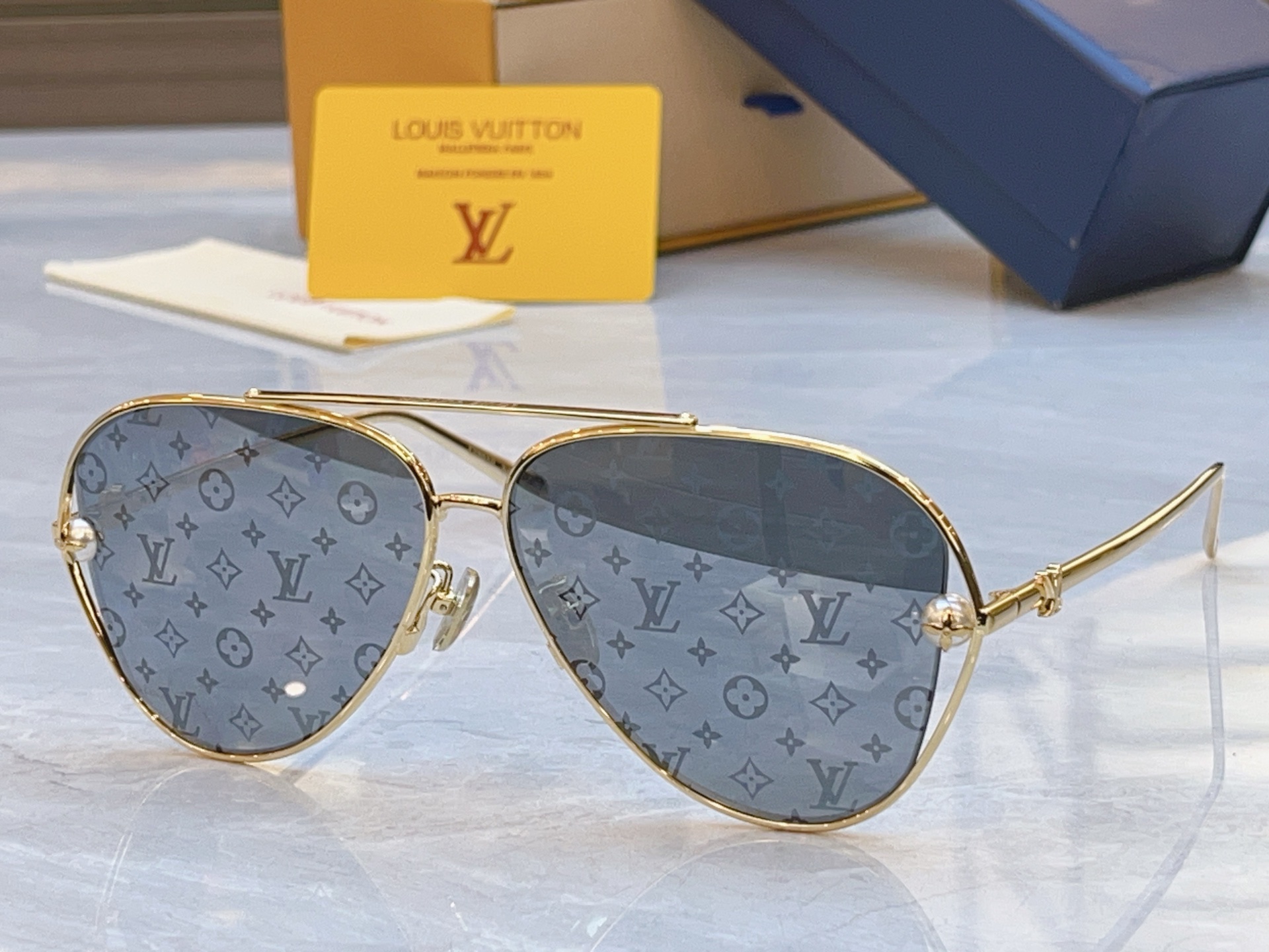 ，【LOUIS VUITTO*】路易*威登新款太阳镜，MODEL：Z2995U，SIZE：59口11-1