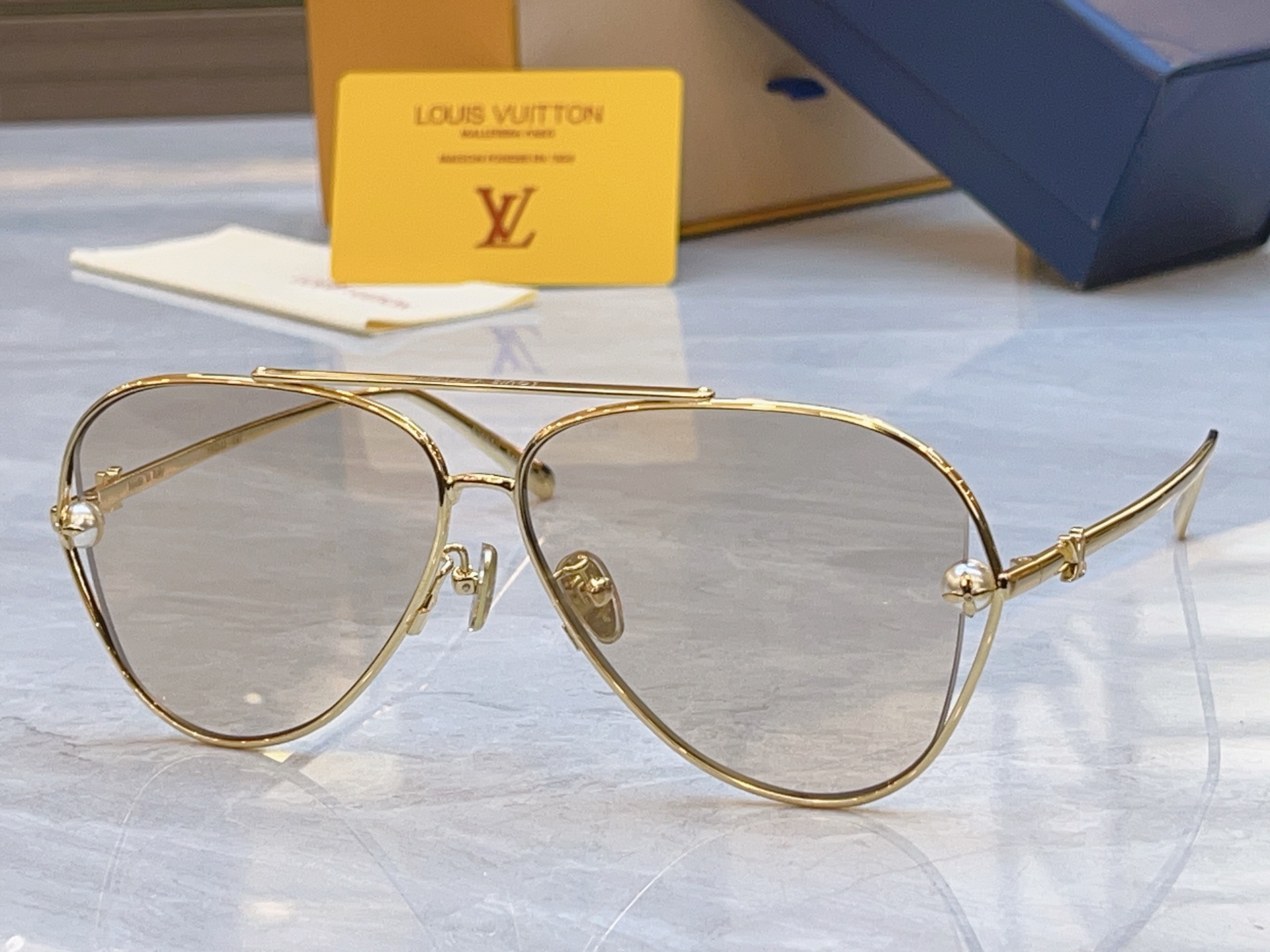 ，【LOUIS VUITTO*】路易*威登新款太阳镜，MODEL：Z2995U，SIZE：59口11-1