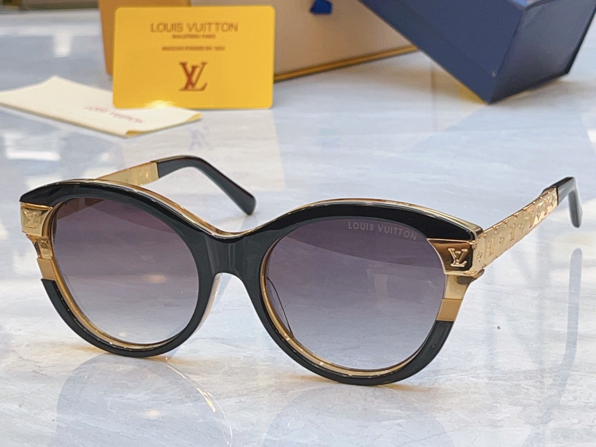 ，【LOUIS VUITTO*】路易*威登新款太阳镜，MODEL：Z1857E，SIZE：55口19-1