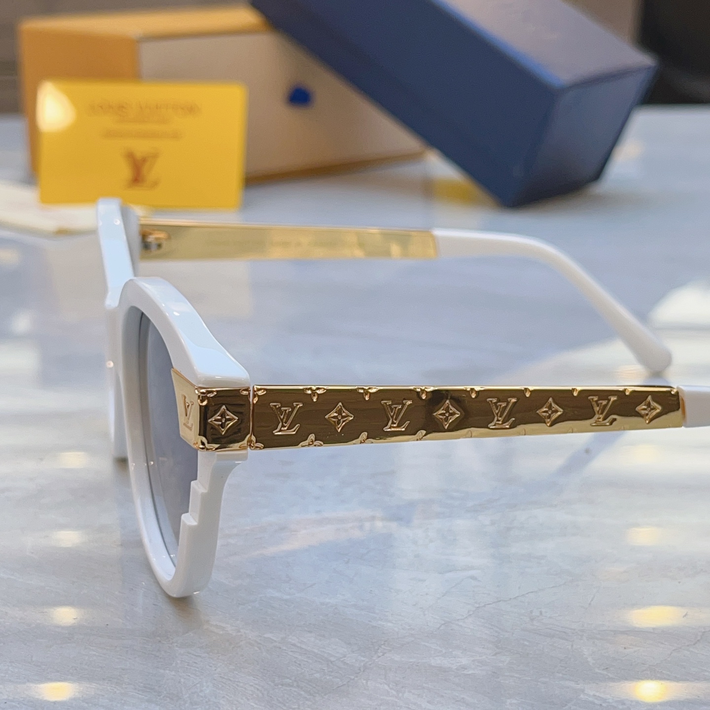 ，【LOUIS VUITTO*】路易*威登新款太阳镜，MODEL：Z1857E，SIZE：55口19-1