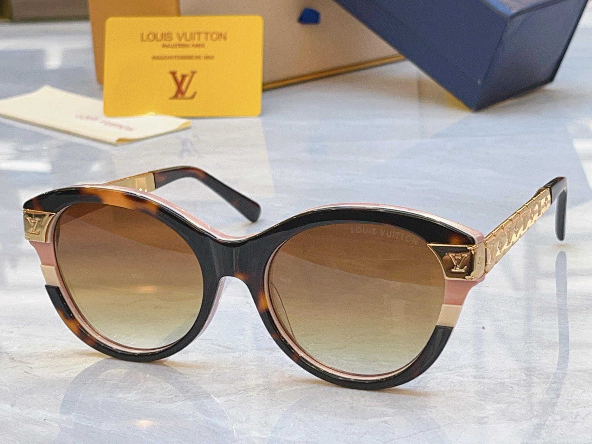 ，【LOUIS VUITTO*】路易*威登新款太阳镜，MODEL：Z1857E，SIZE：55口19-1