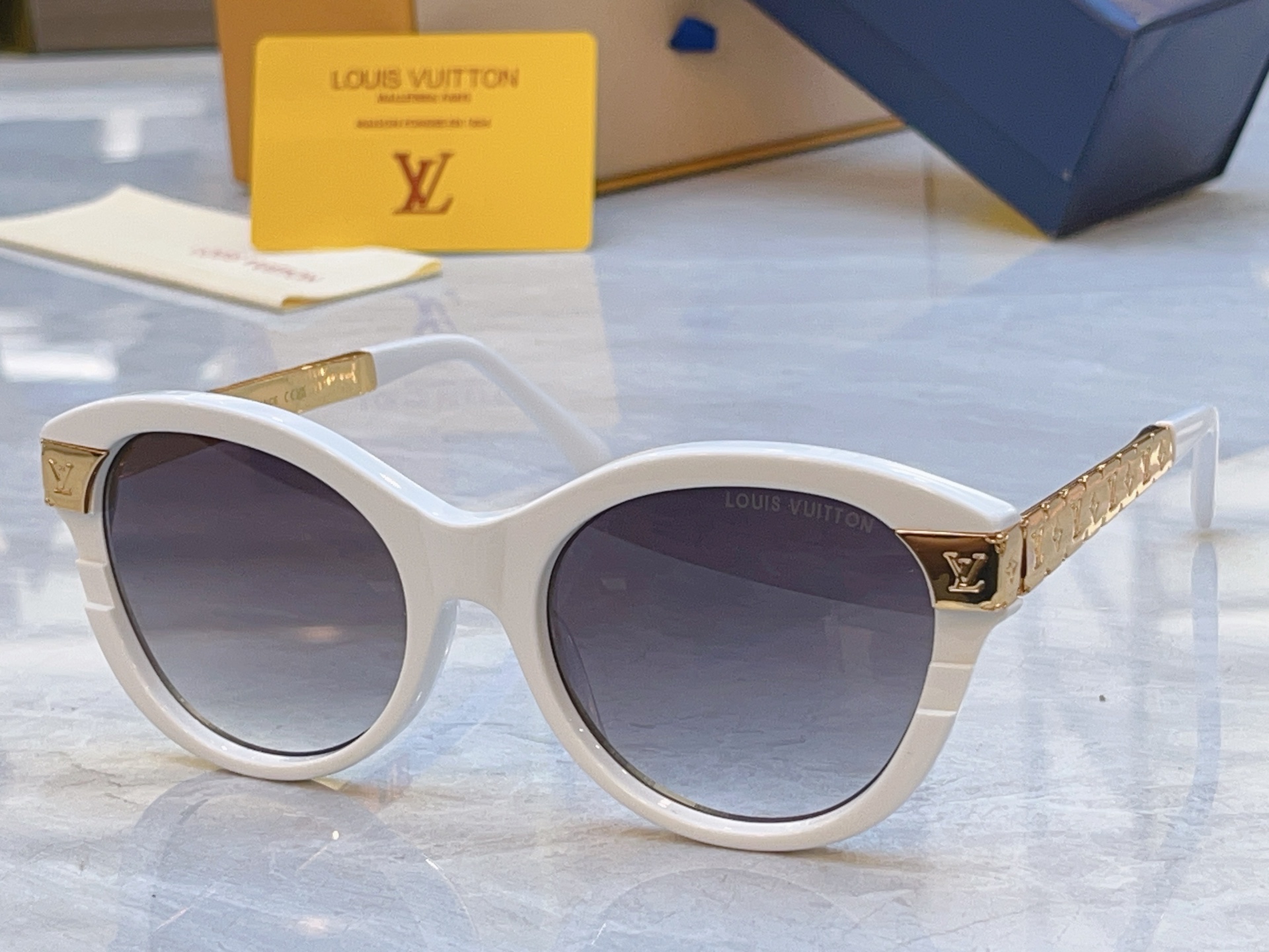 ，【LOUIS VUITTO*】路易*威登新款太阳镜，MODEL：Z1857E，SIZE：55口19-1
