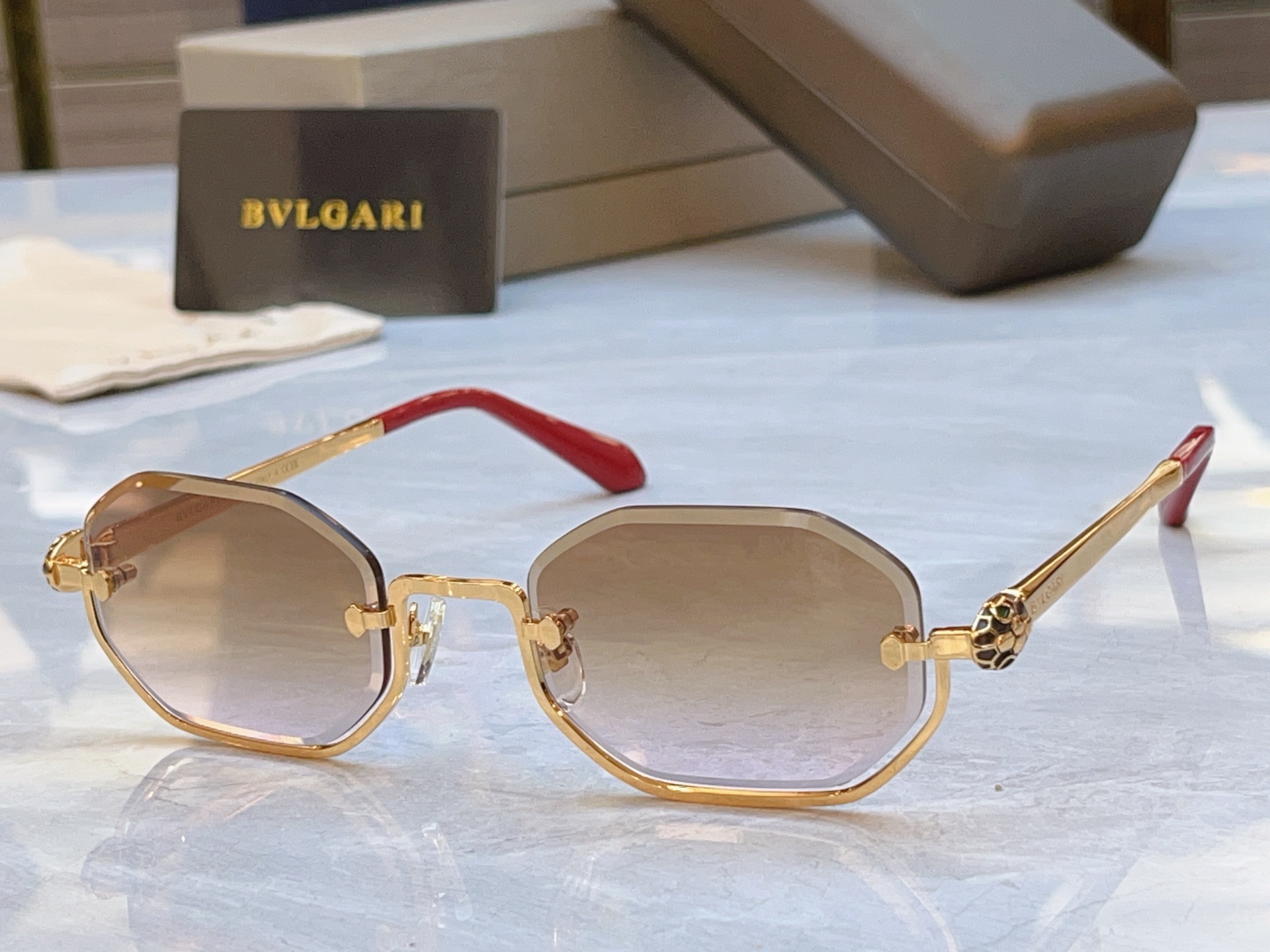 ，【BVLGA*】宝格*丽新款太阳镜，MODEL：BV 9004B，SIZE：52口23-145