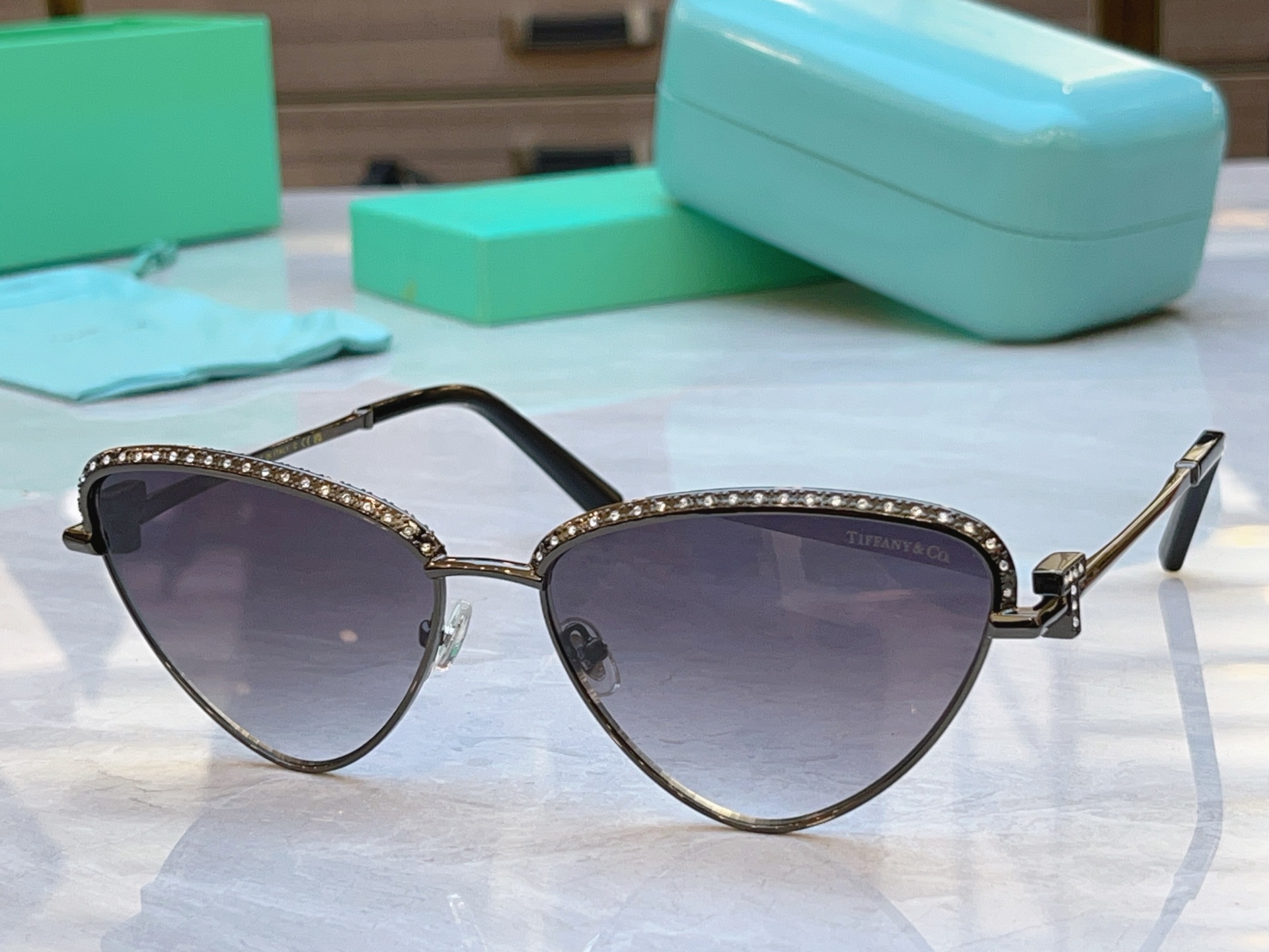 ，【Tiffany & Co.】蒂芙*尼新款太阳镜，Mod：TF3107，Size：60口16-140