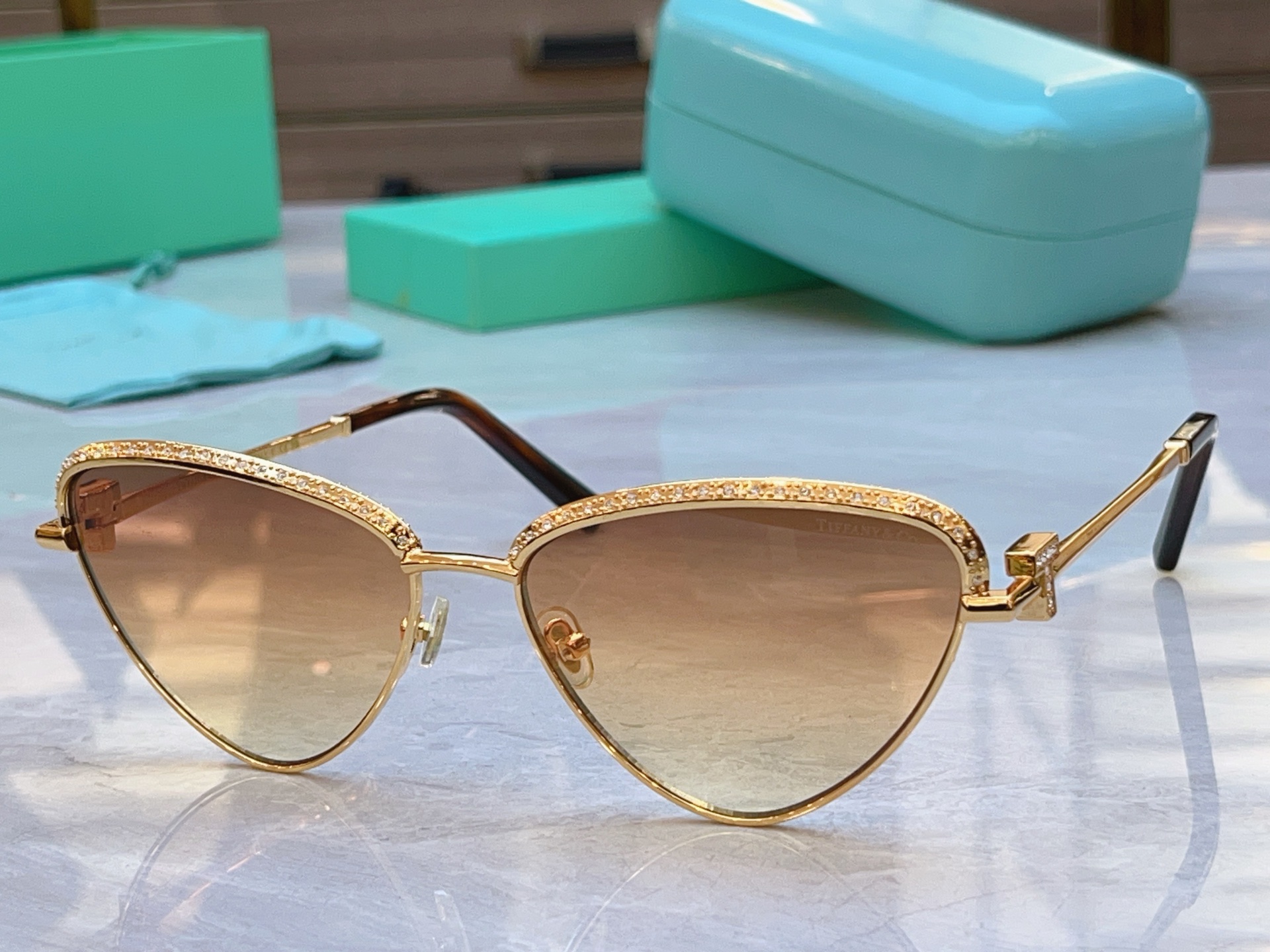 ，【Tiffany & Co.】蒂芙*尼新款太阳镜，Mod：TF3107，Size：60口16-140