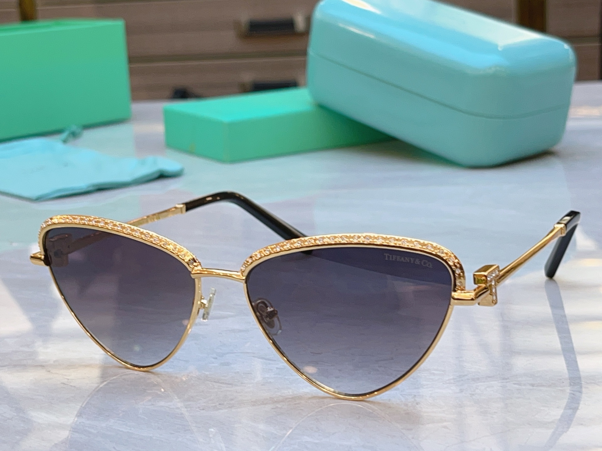 ，【Tiffany & Co.】蒂芙*尼新款太阳镜，Mod：TF3107，Size：60口16-140
