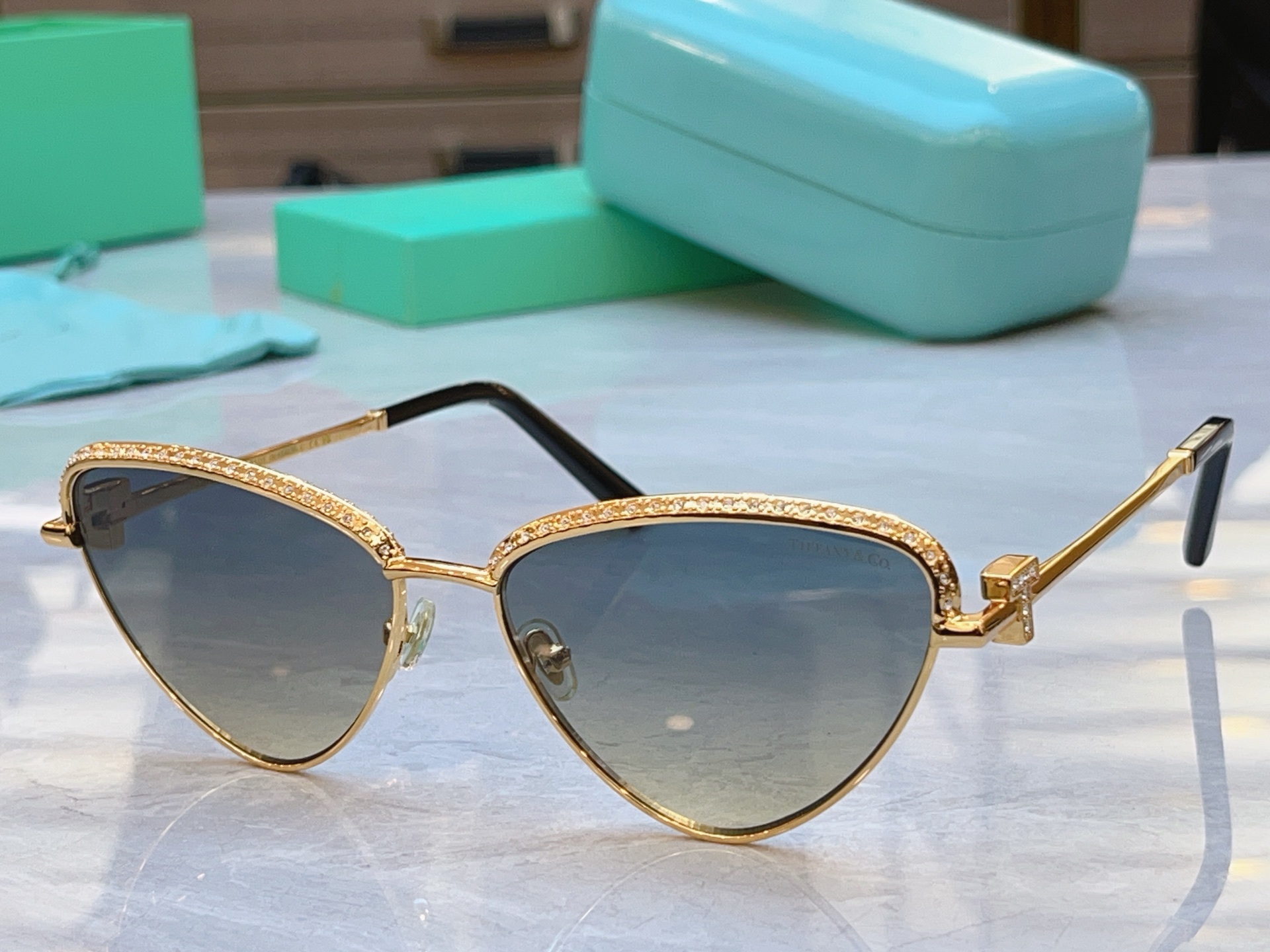 ，【Tiffany & Co.】蒂芙*尼新款太阳镜，Mod：TF3107，Size：60口16-140