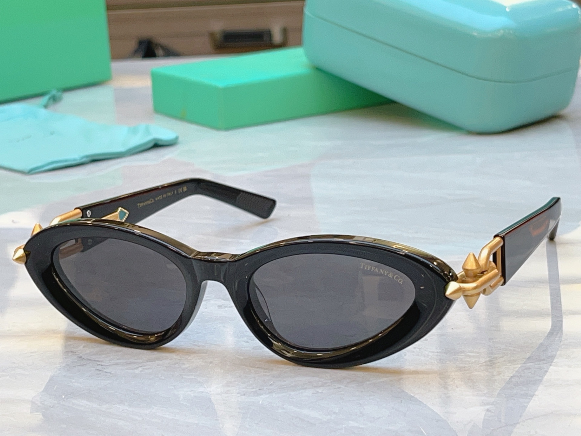 ，【Tiffany & Co.】蒂芙*尼新款太阳镜，Mod：TF5030，Size：52口19-135