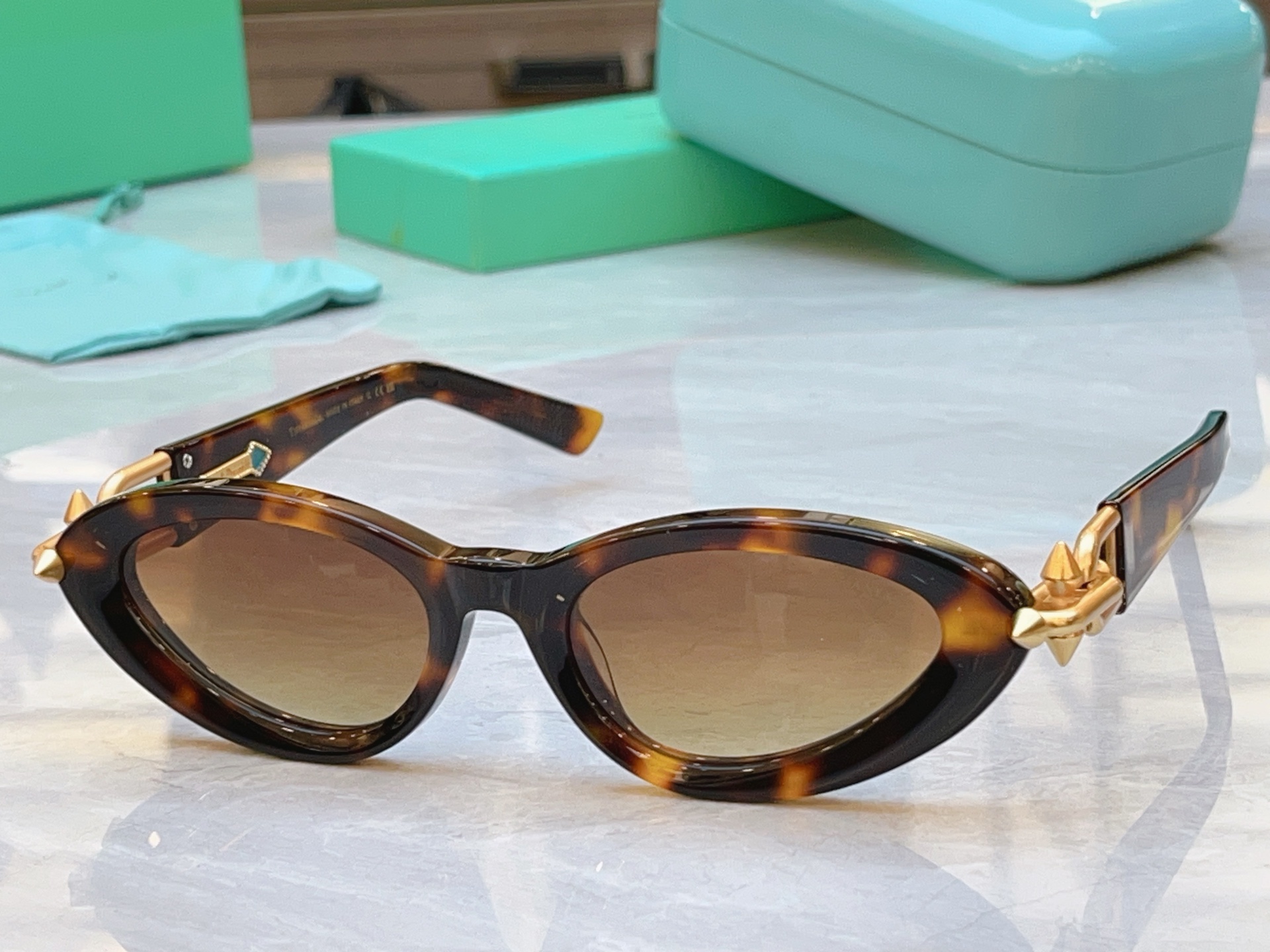 ，【Tiffany & Co.】蒂芙*尼新款太阳镜，Mod：TF5030，Size：52口19-135