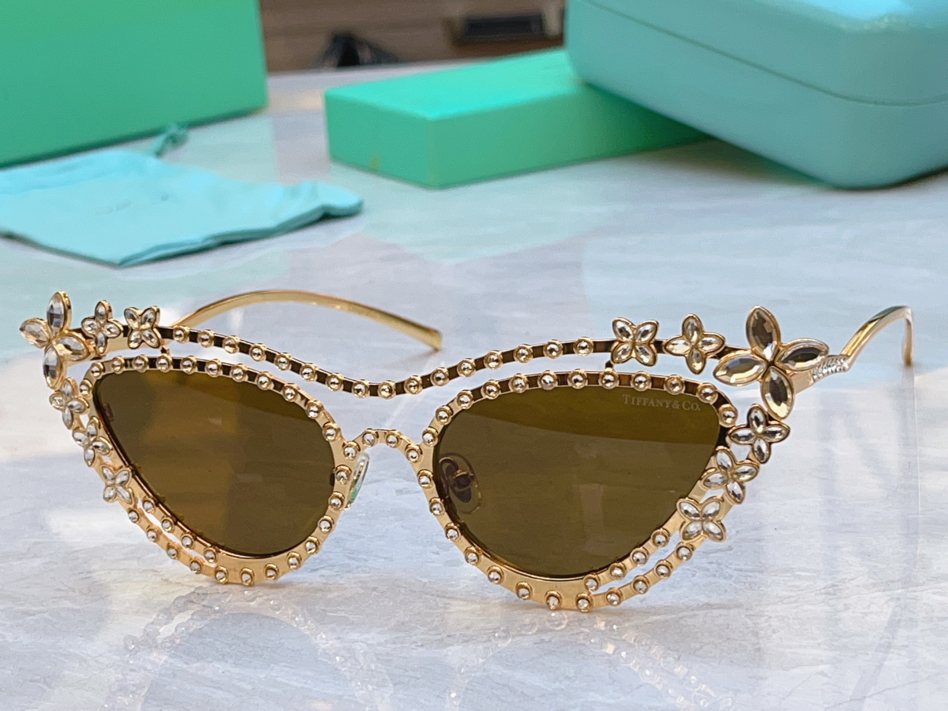 ，【Tiffany & Co.】蒂芙*尼新款太阳镜，Mod：TF 106BK，Size：52口18-13