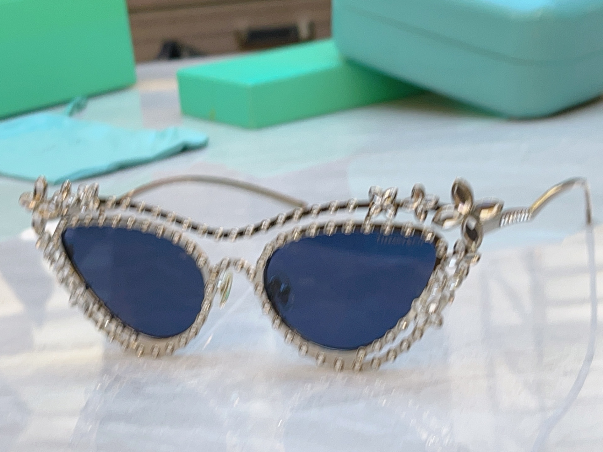 ，【Tiffany & Co.】蒂芙*尼新款太阳镜，Mod：TF 106BK，Size：52口18-13
