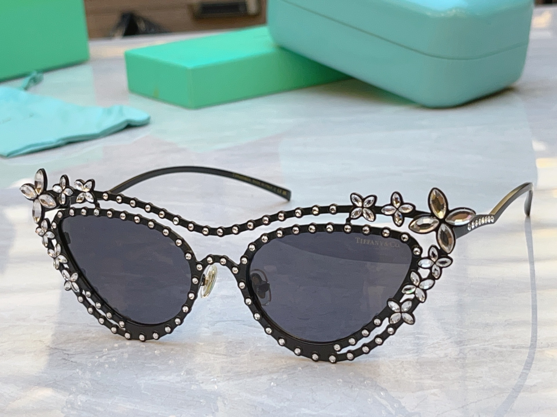，【Tiffany & Co.】蒂芙*尼新款太阳镜，Mod：TF 106BK，Size：52口18-13