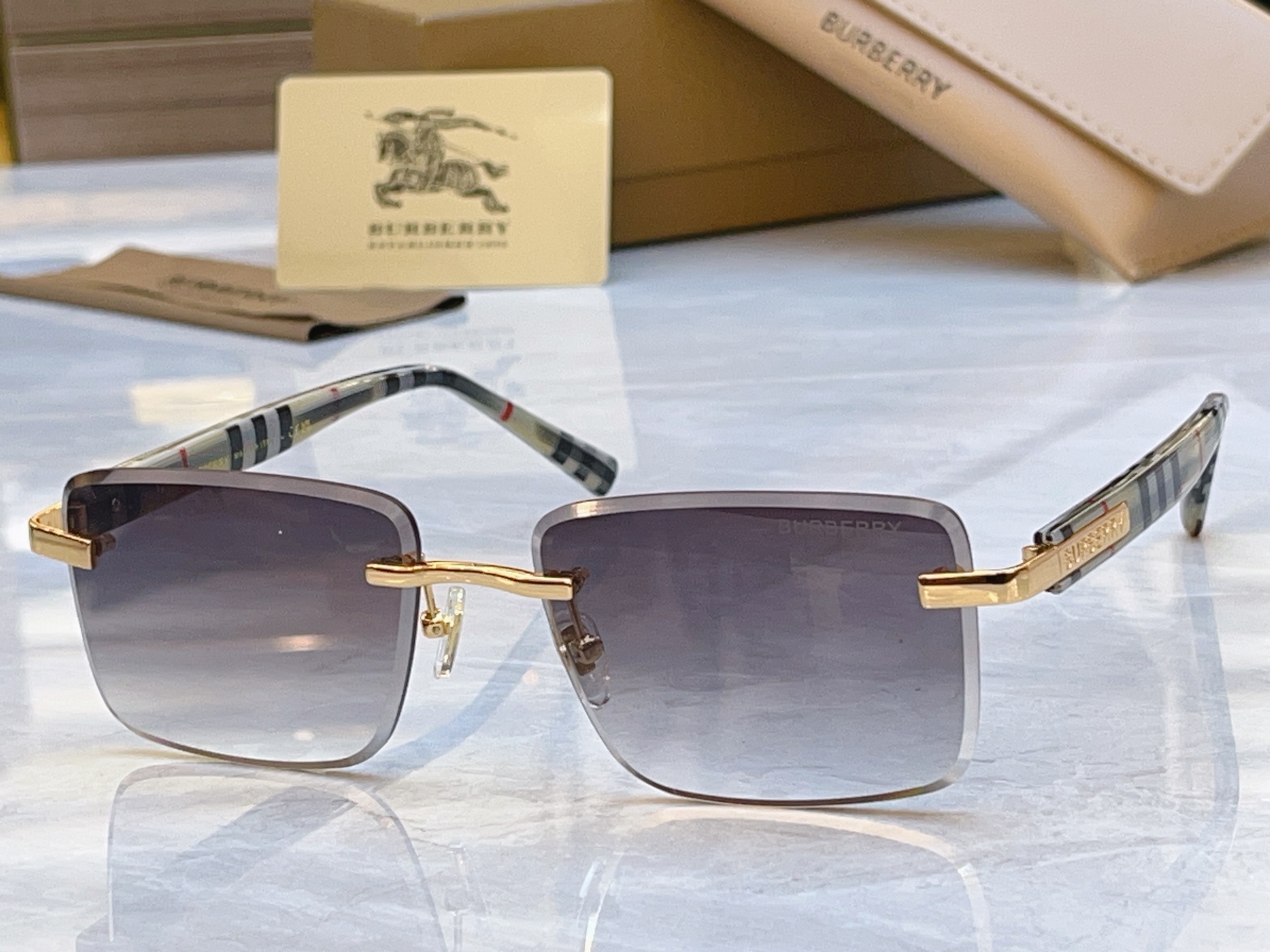 NO:823589,, [BURBERR*] BURBERR* new sunglasses, MODELBE 2244, SIZE59 mouth 17-145 glasses sunglasses, glasses, burberry, burberry19860909,【BURBERR*】巴宝*莉新款太阳镜,MODELBE 2244,SIZE59口17-145眼镜墨镜太阳镜,眼镜,burberry,burberry,glasses