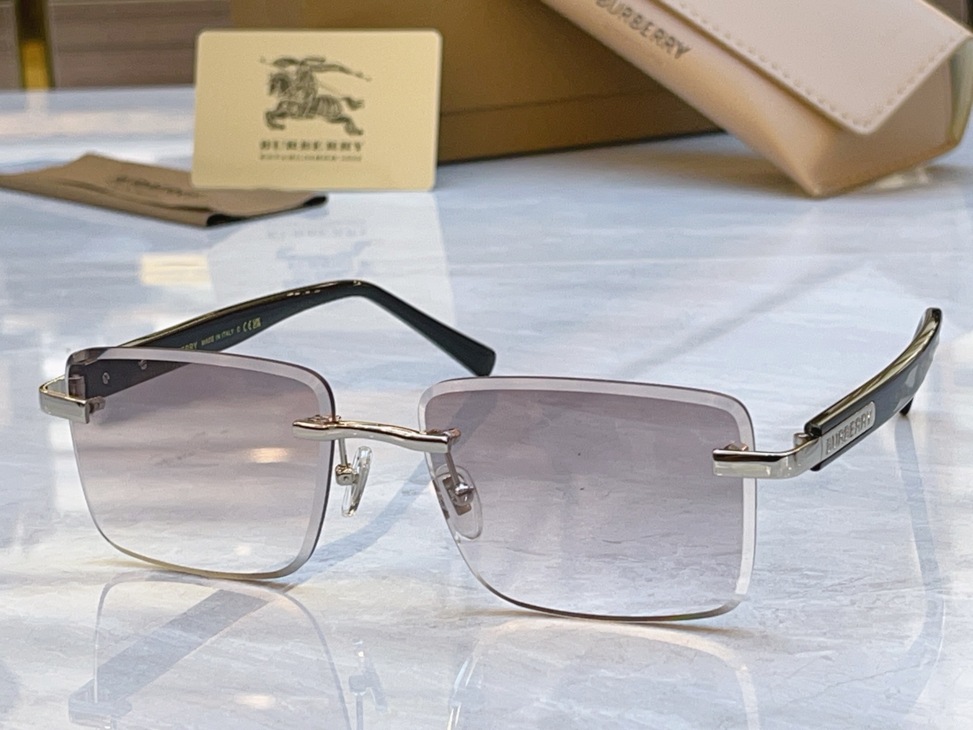 ，【BURBERR*】巴宝*莉新款太阳镜，MODEL：BE 2244，SIZE：59口17-145
