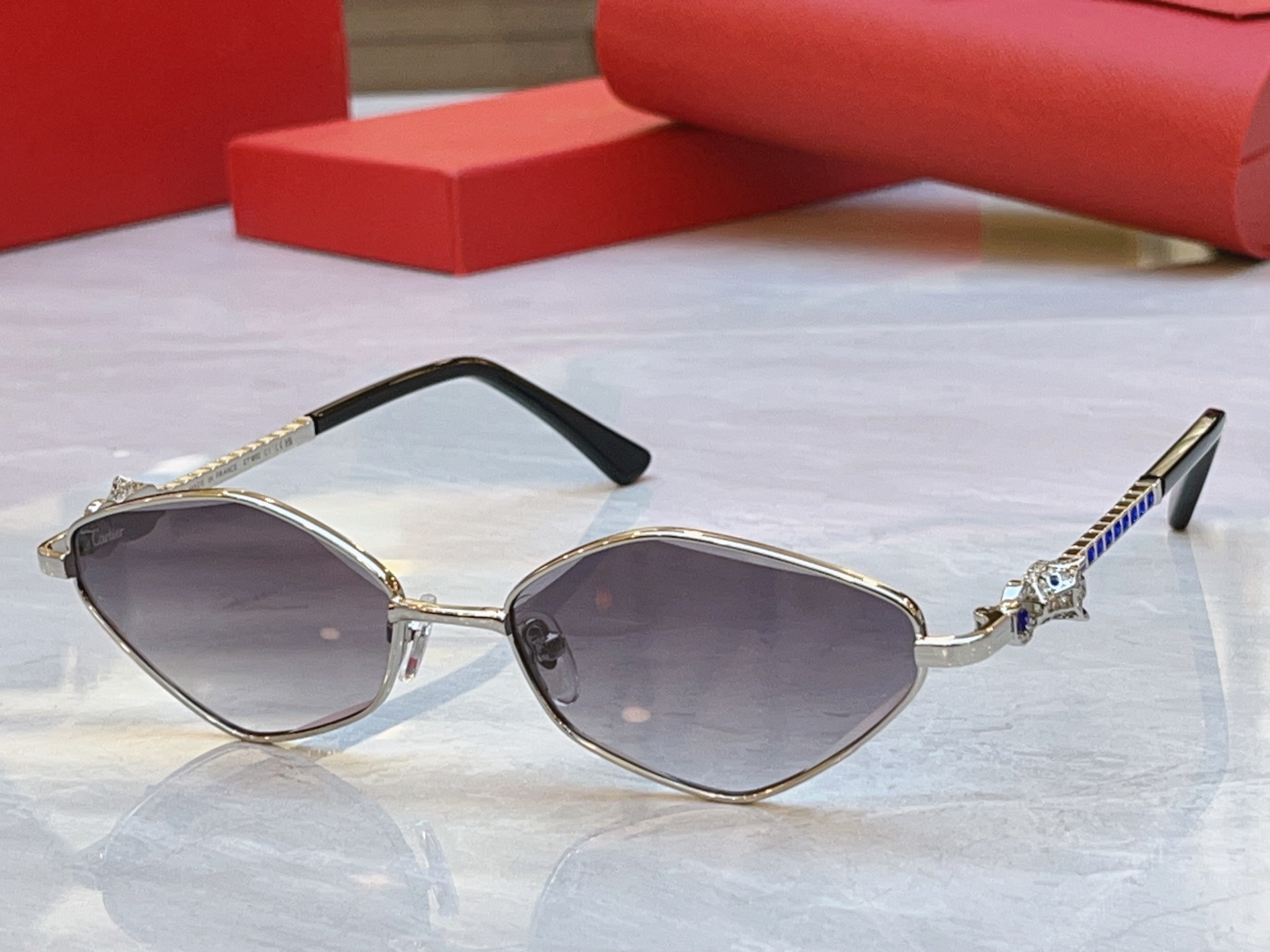 变色180，【CARTIE*】卡地*亚新款太阳镜，Mod:CT1852，Size:56口17-145